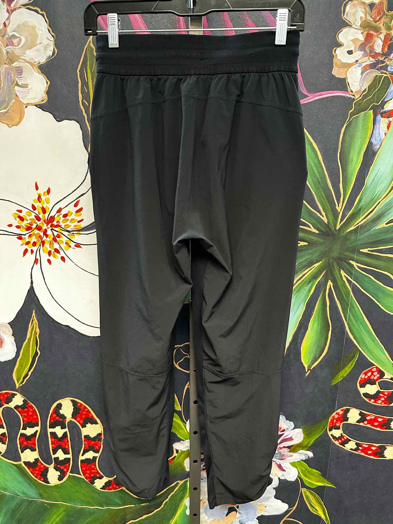 Lululemon Size 4 Black Athletics