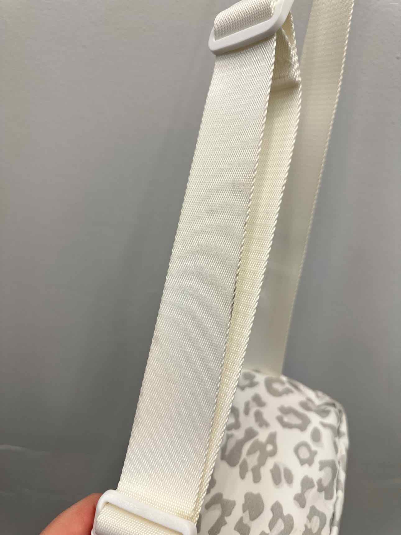 Unbranded Size Small White/Gray Handbags