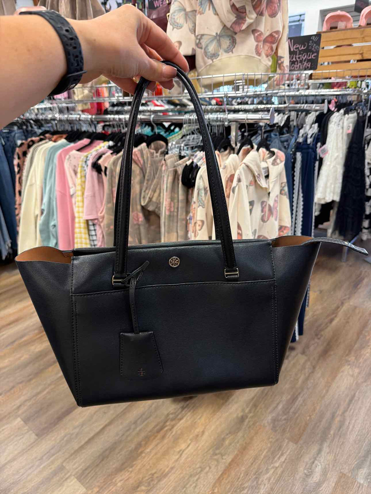 Tory Burch Size Medium Black Handbags