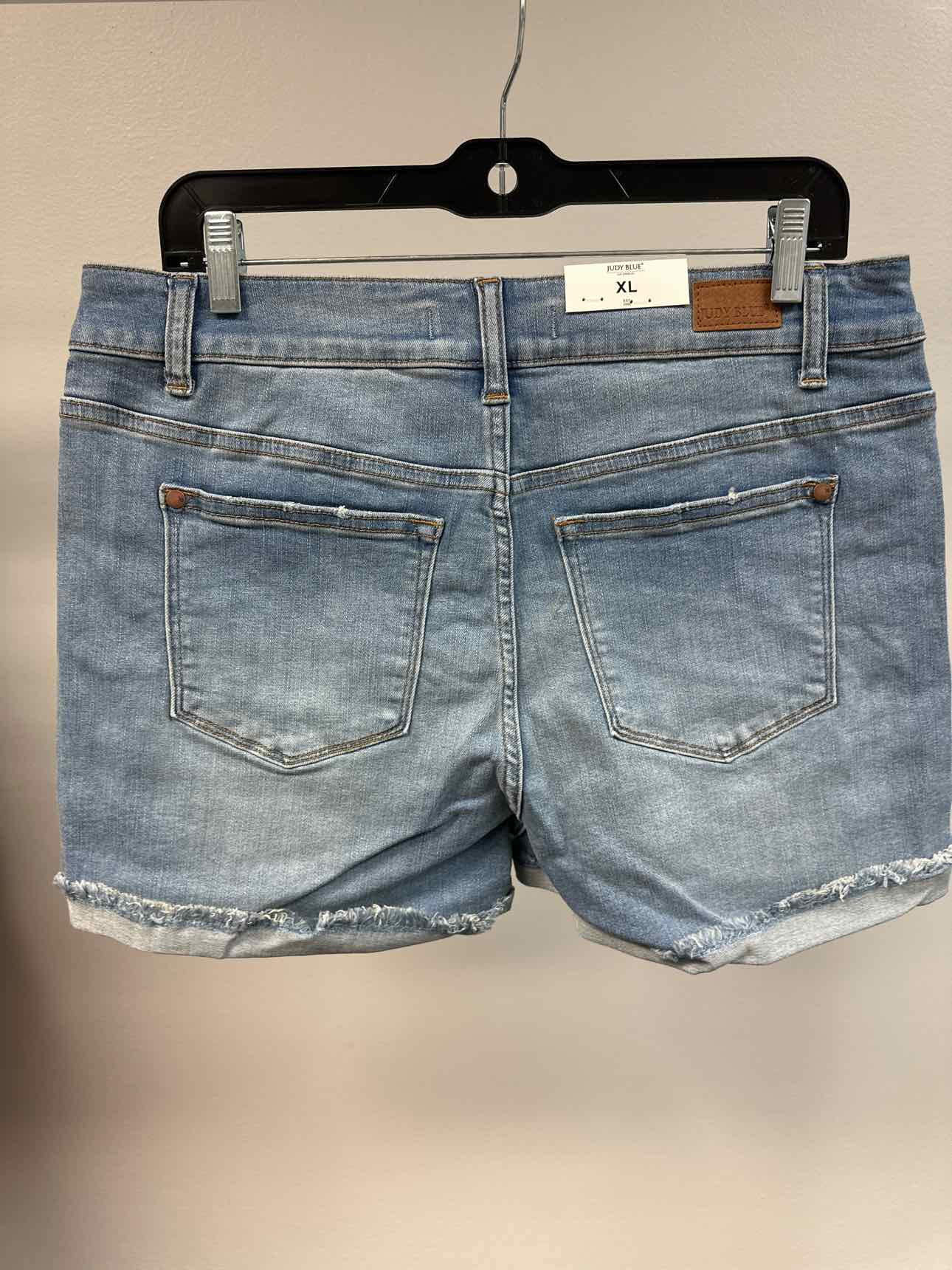 Judy Blue Cuffed Hem Denim Light Wash Shorts