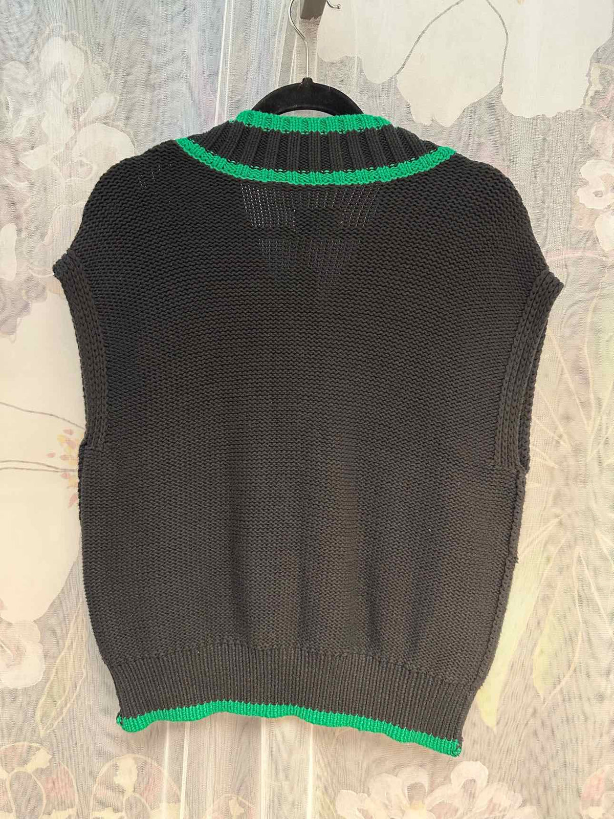 Pistola Size Small Black/Green Top