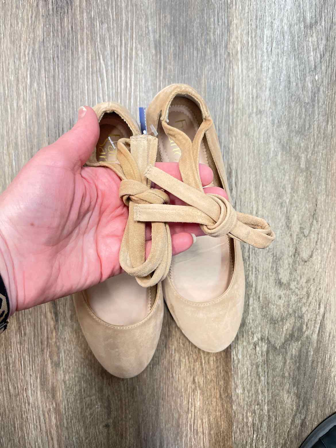 Franco Sarto Size 7 1/2 Tan Shoes