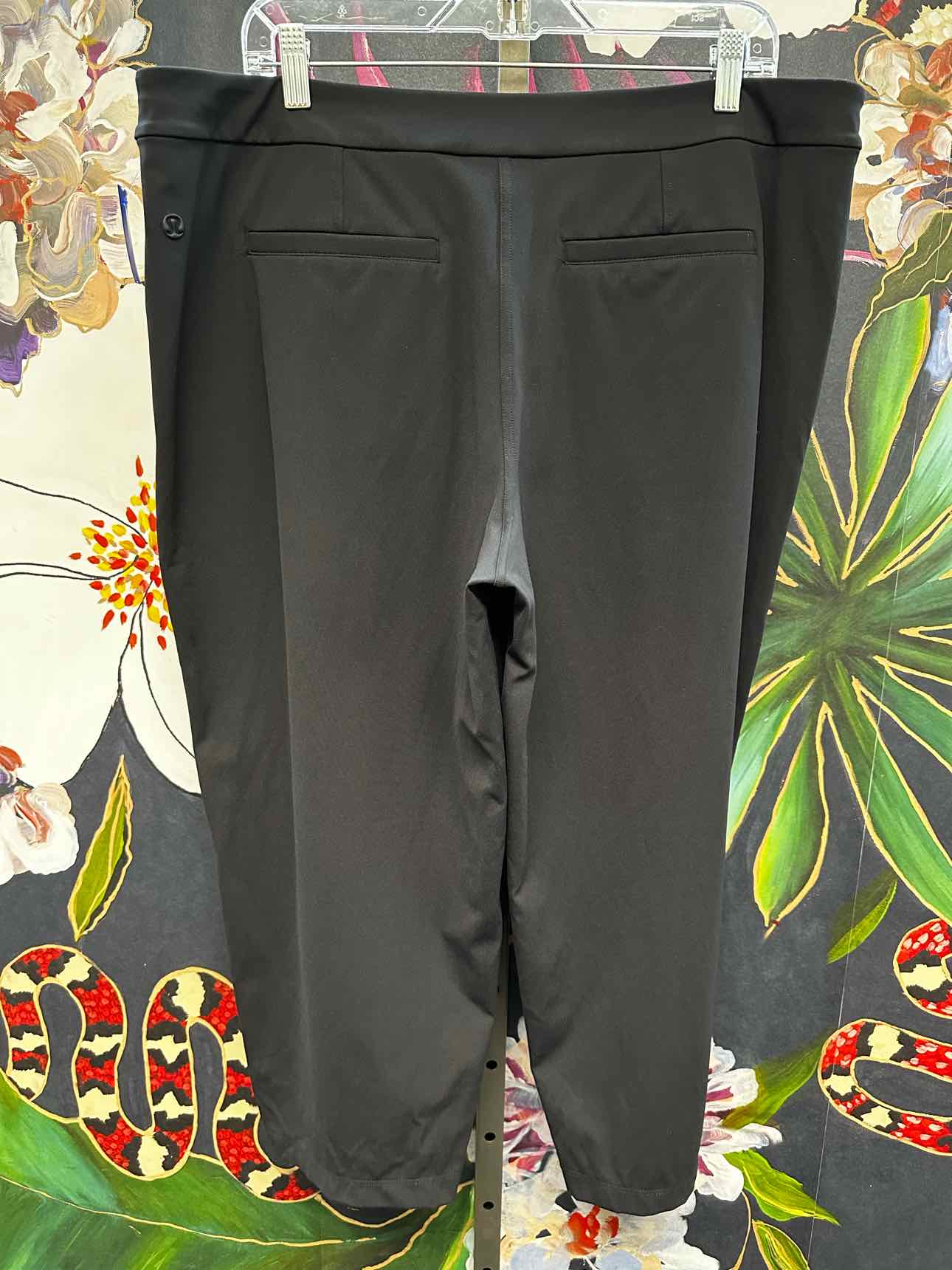 Lululemon Size XL Black Athletics
