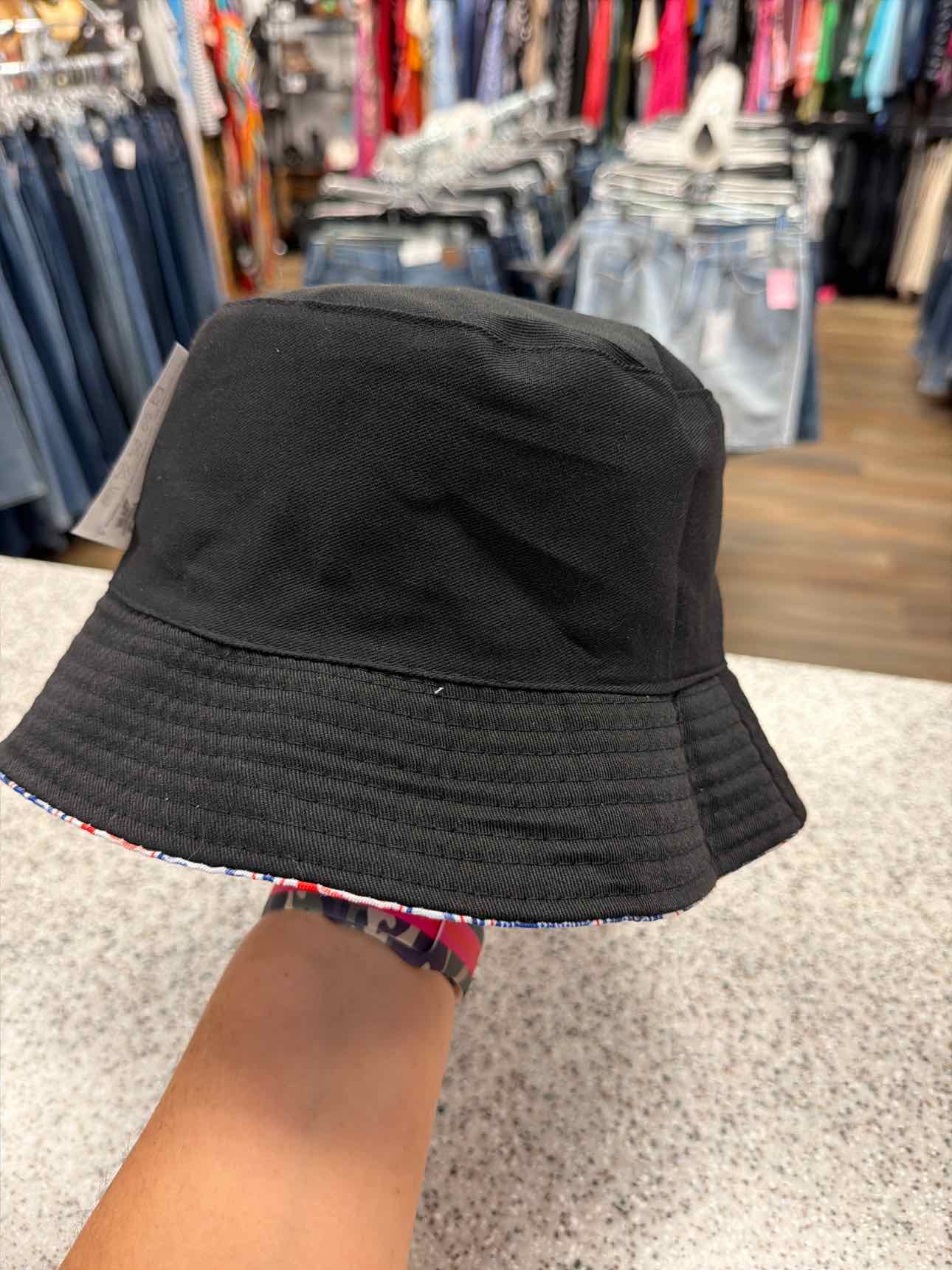 NEW Reversible Pabst Blue Ribbon and Black Bucket Hat