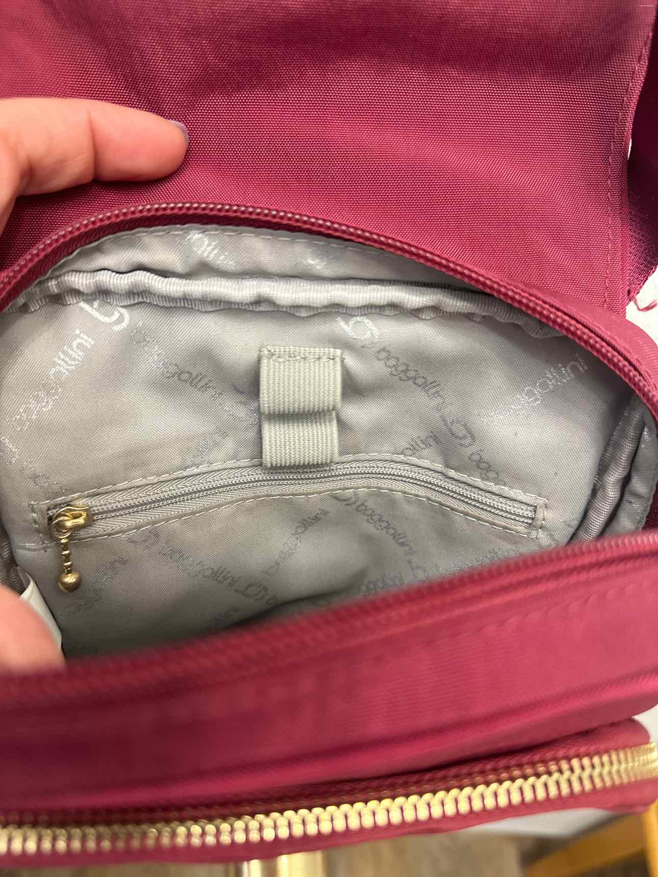 Baggallini Size Small maroon Handbags