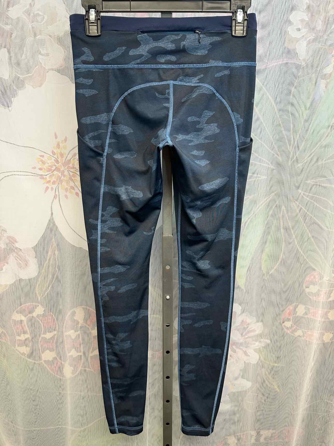 Lululemon Size 4 Navy 'Align High Rise' leggings camo print