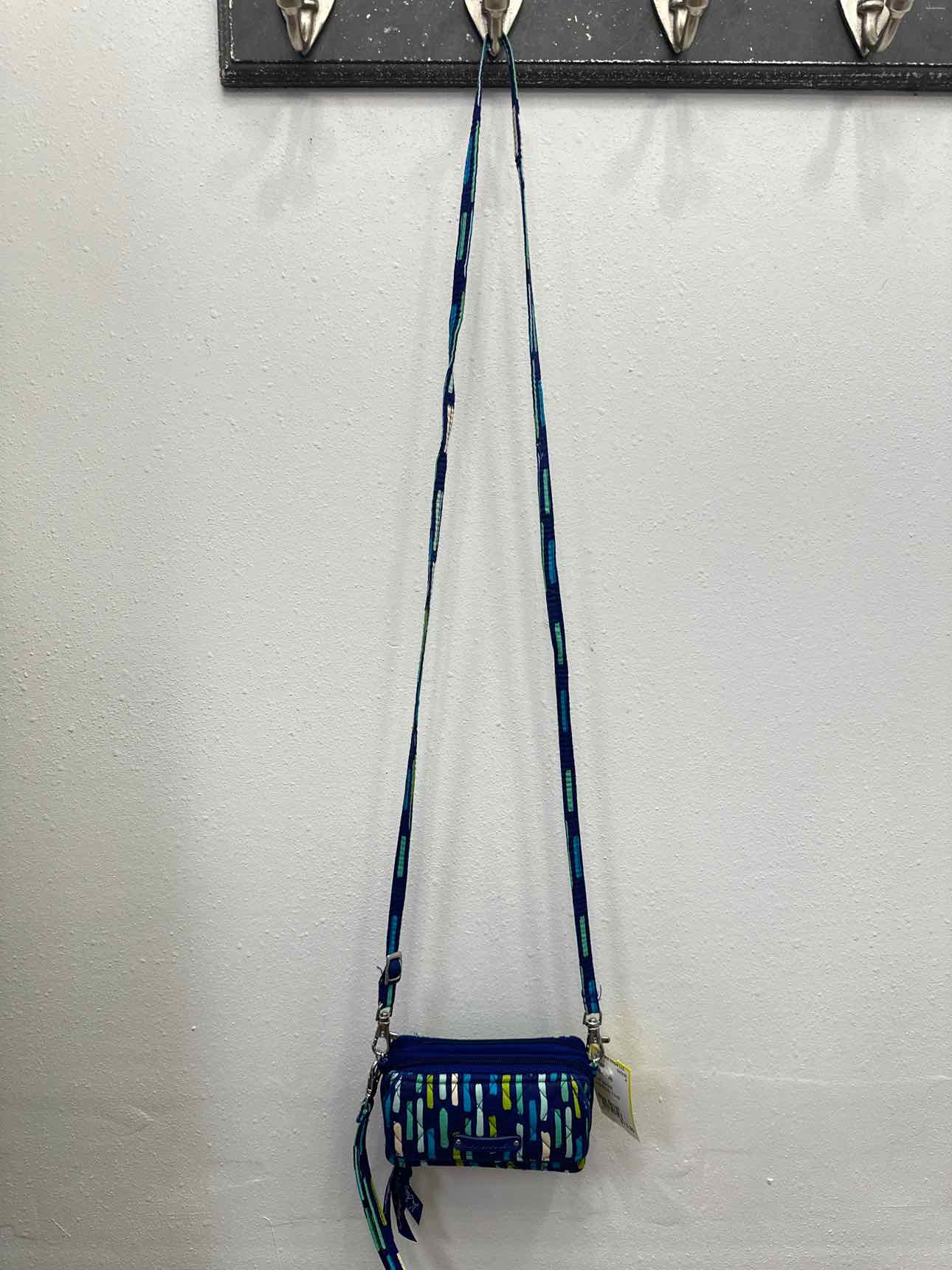 Vera Bradley Small Blue and Green Stripe Double Zipper ID Wallet Handbags