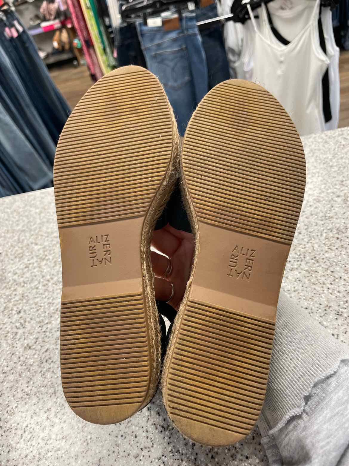 NATURALIZER Size 8 Black sandal