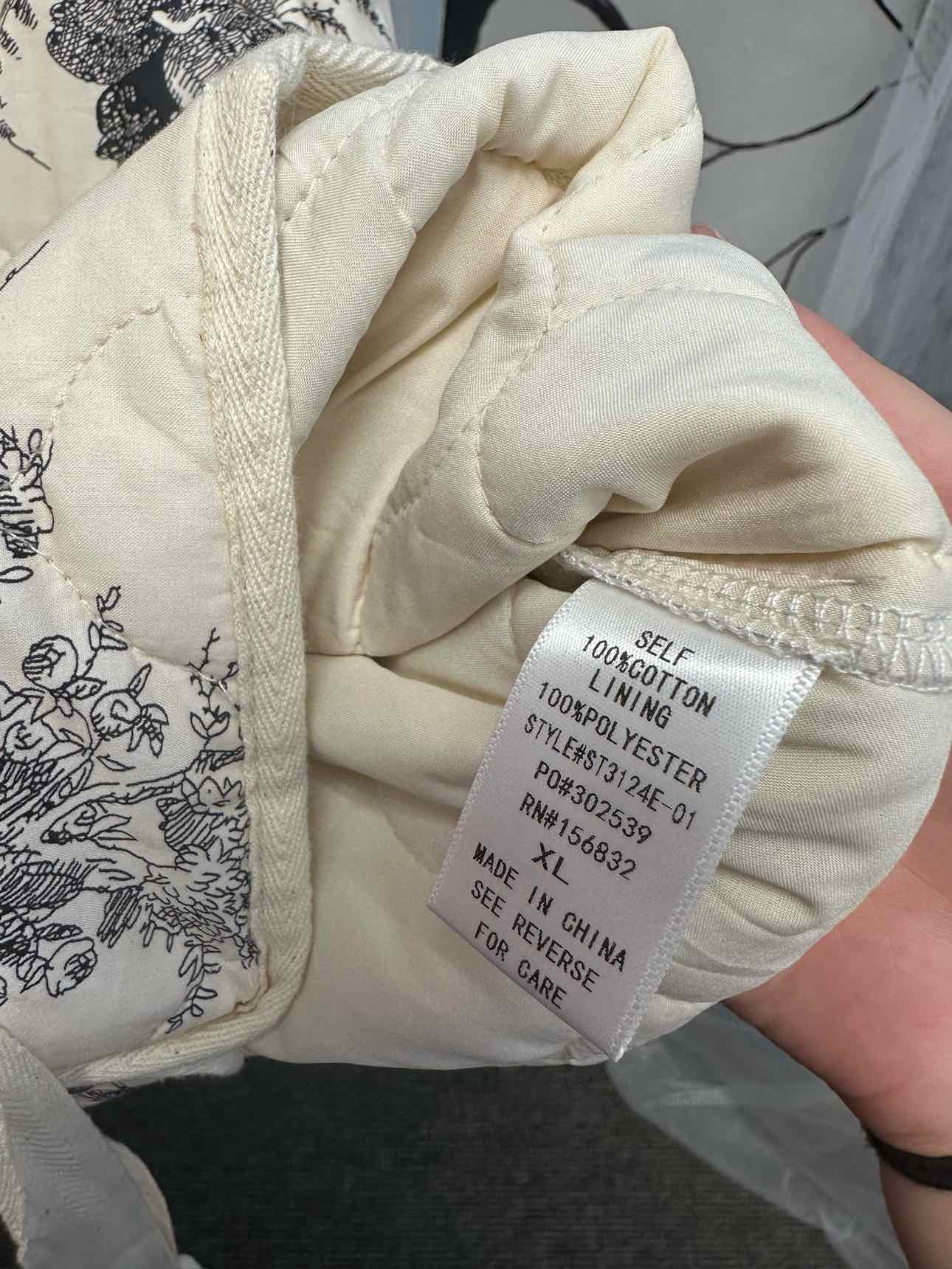 So Me Size XL White/Black Jacket