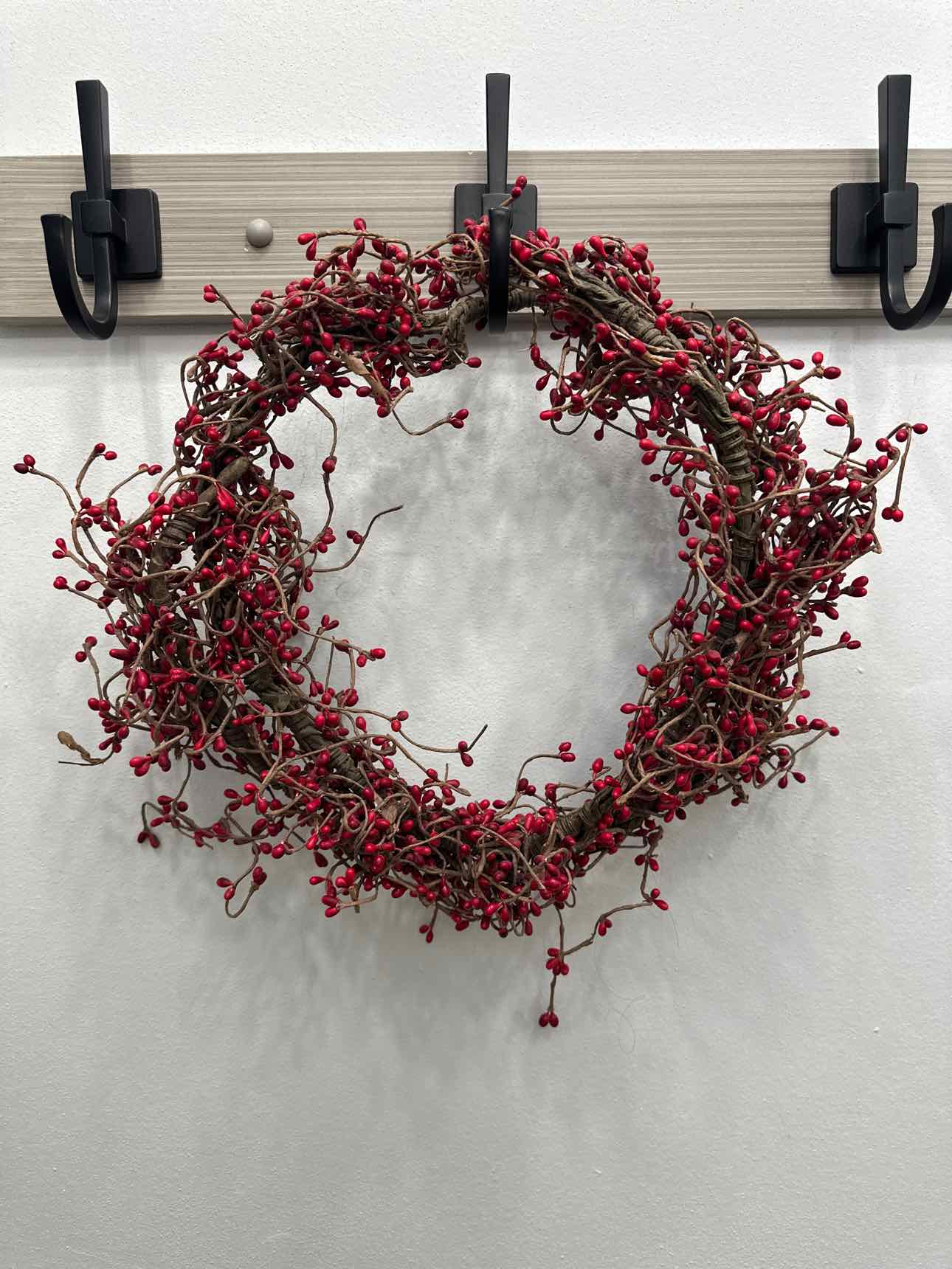 Small Red Berry Wire 12" Wreath Home Decor
