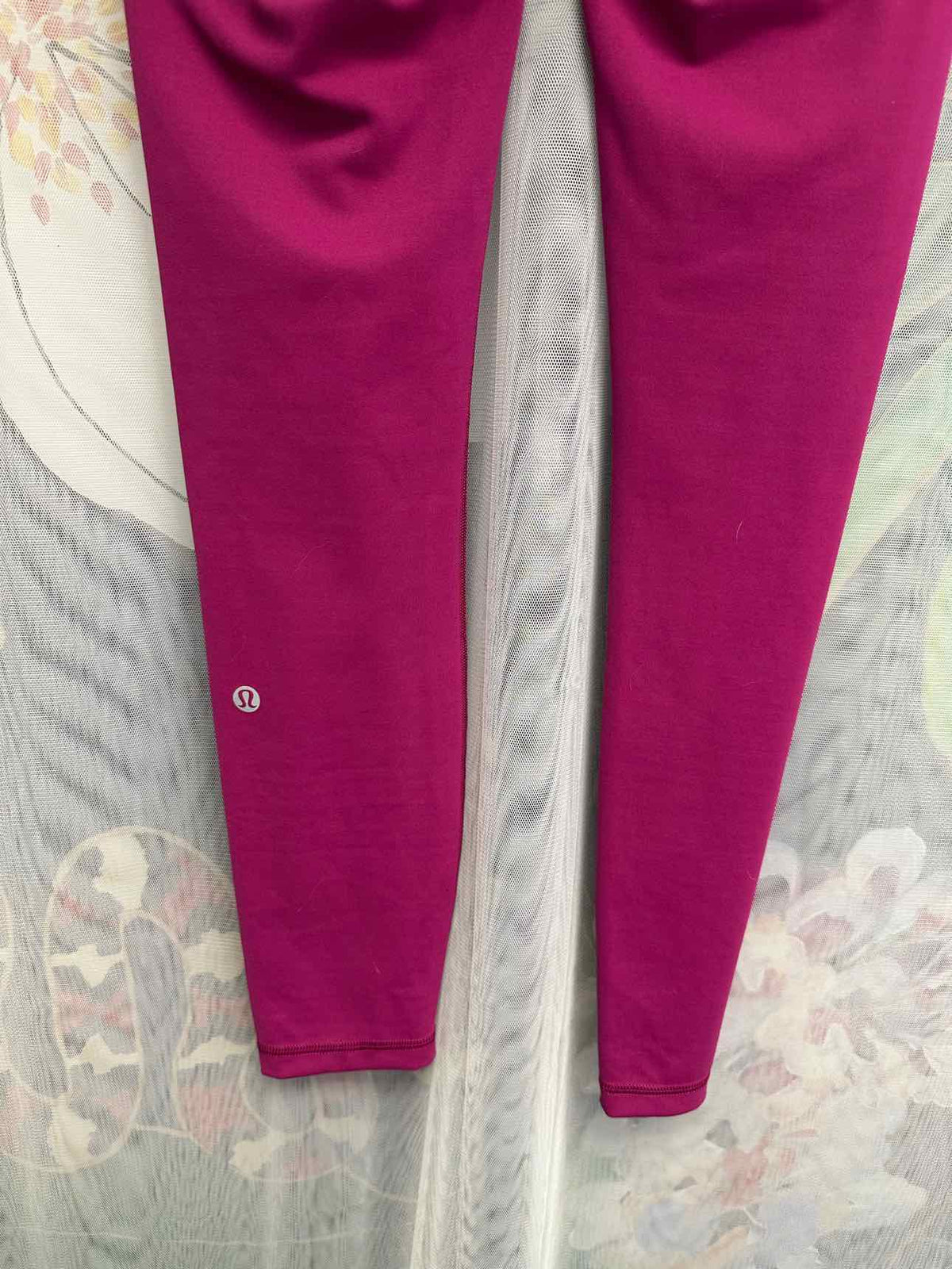 Lululemon Align High Rise Stretch Material w/Pockets Size 4 Fuchsia Leggings