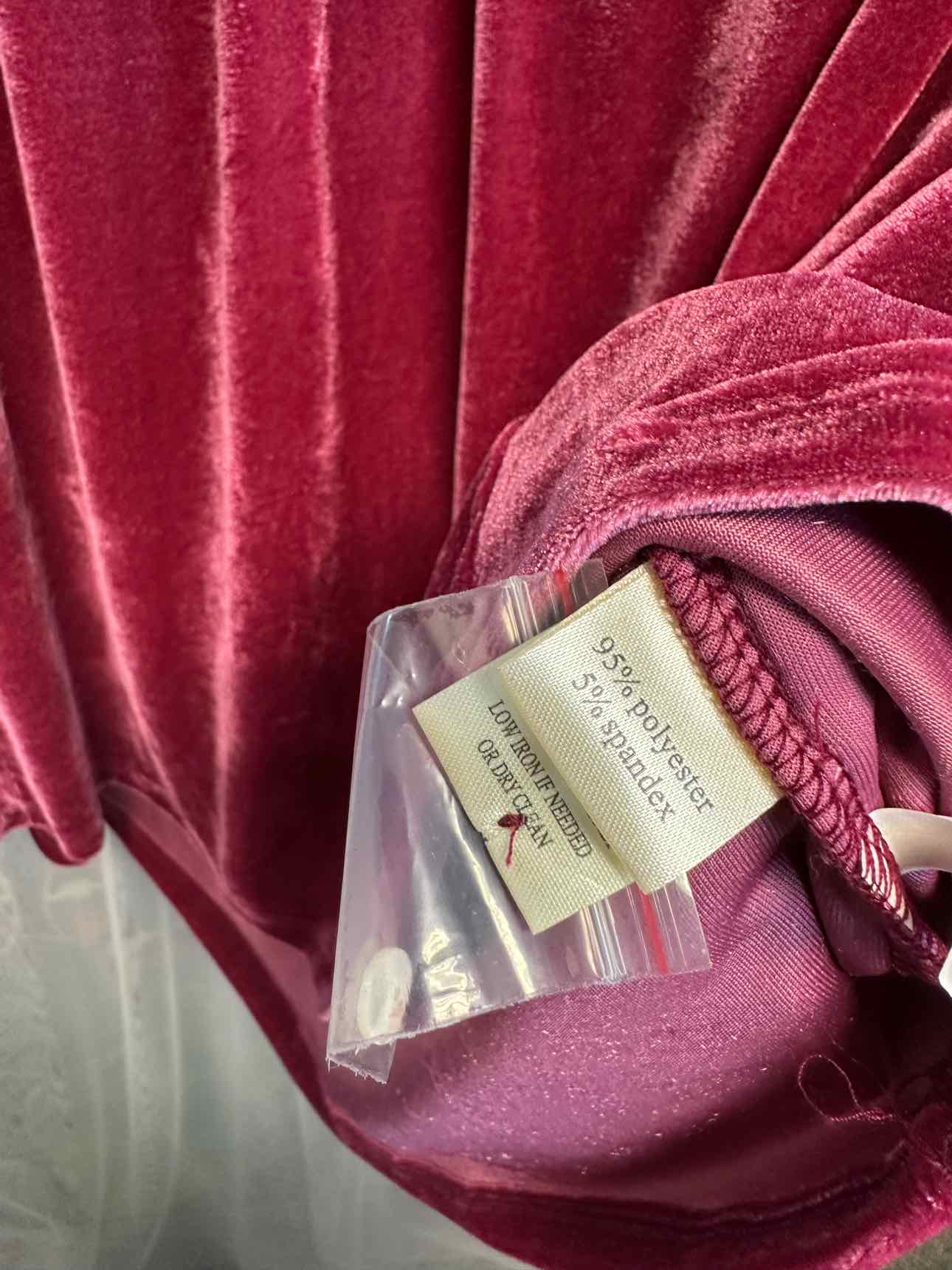 dylan NEW NWT Velour Keyhole Long Sleeve Size Large Fuchsia Top