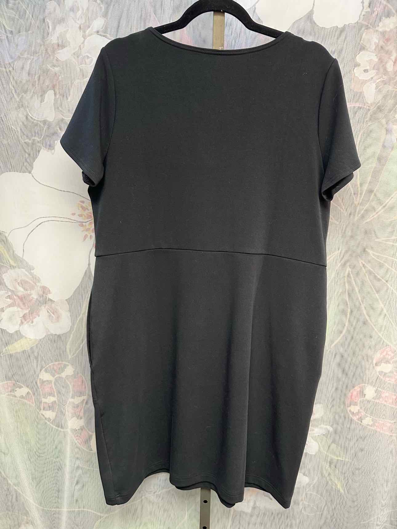 Duluth Trading Size Large Black Dress