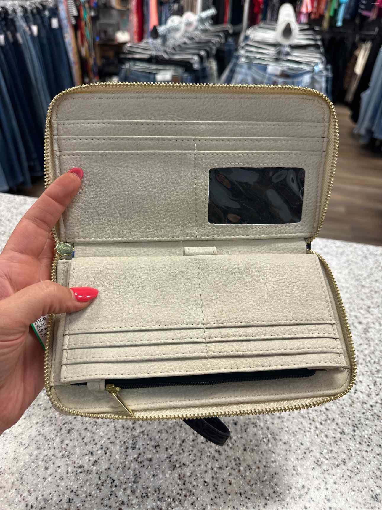 Steve Madden Size Small Tan and Black Long Zippy Wristlet Wallet