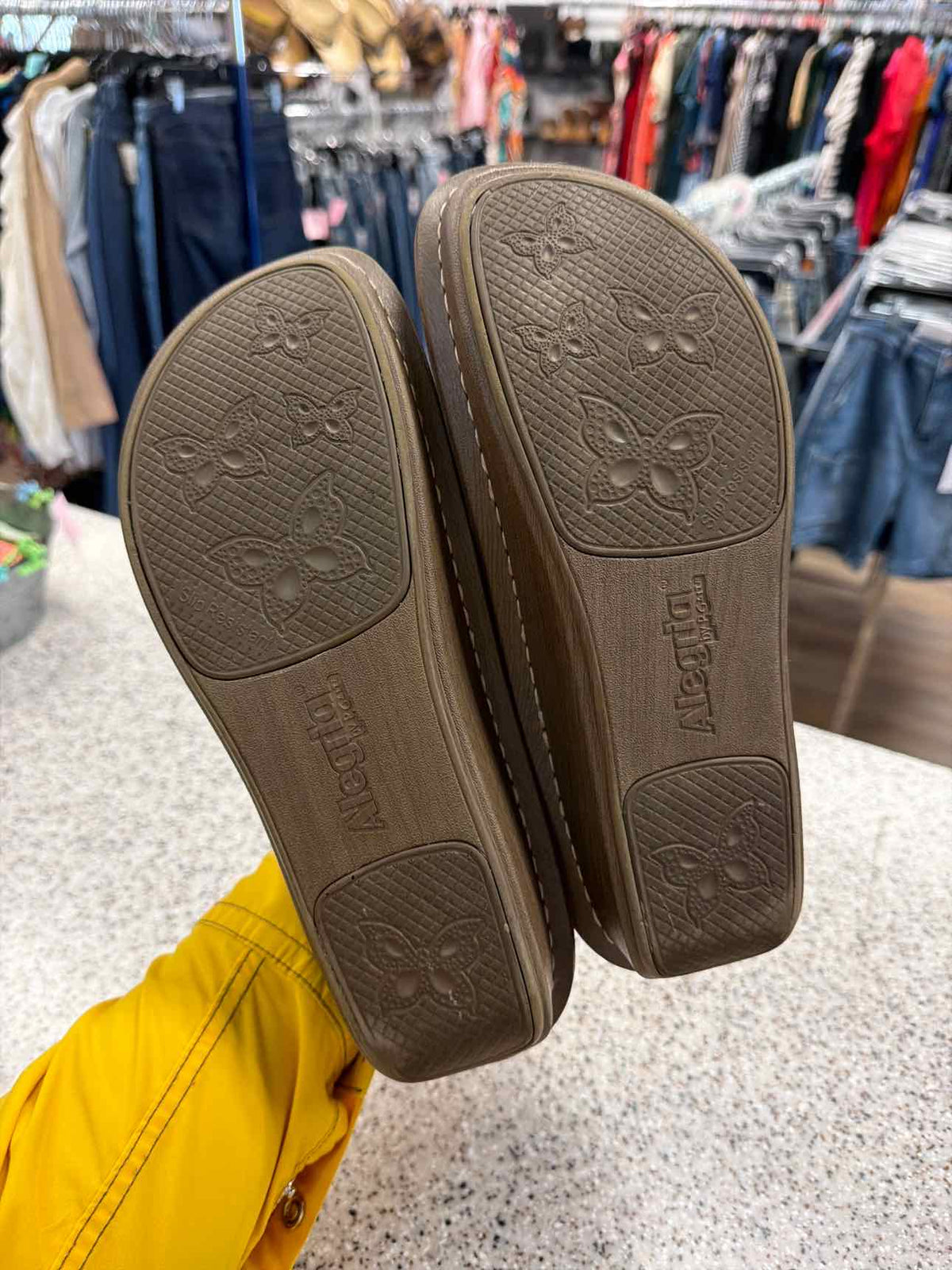 Alegria Size 39 Leather Comfort Slip-On Velcro with Button Brown Shoes