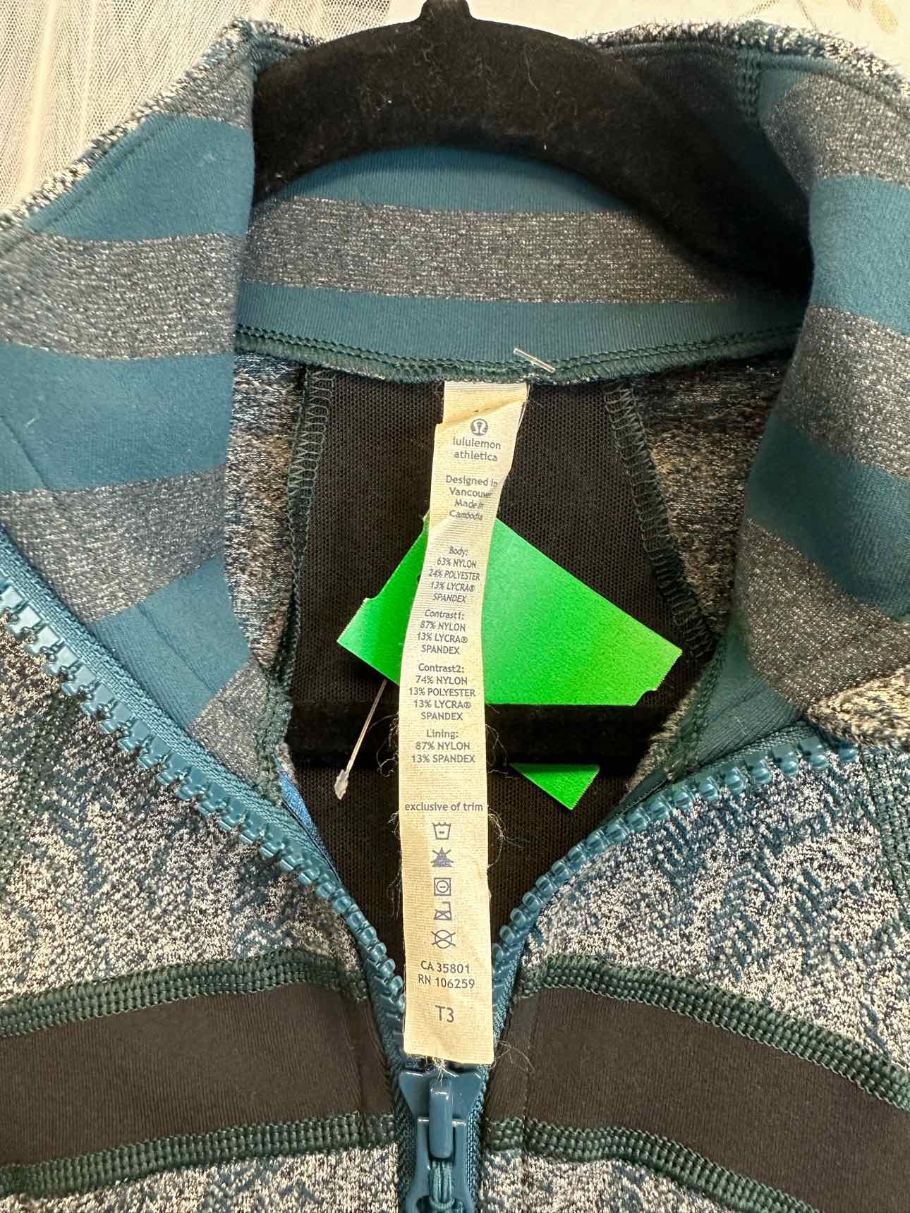 Lululemon Define Fleece Zip Up Size 10 Grey/Teal Jacket Top