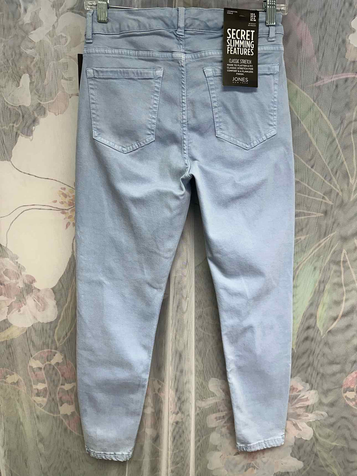 Jones New York Size 6 pale Blue Pants