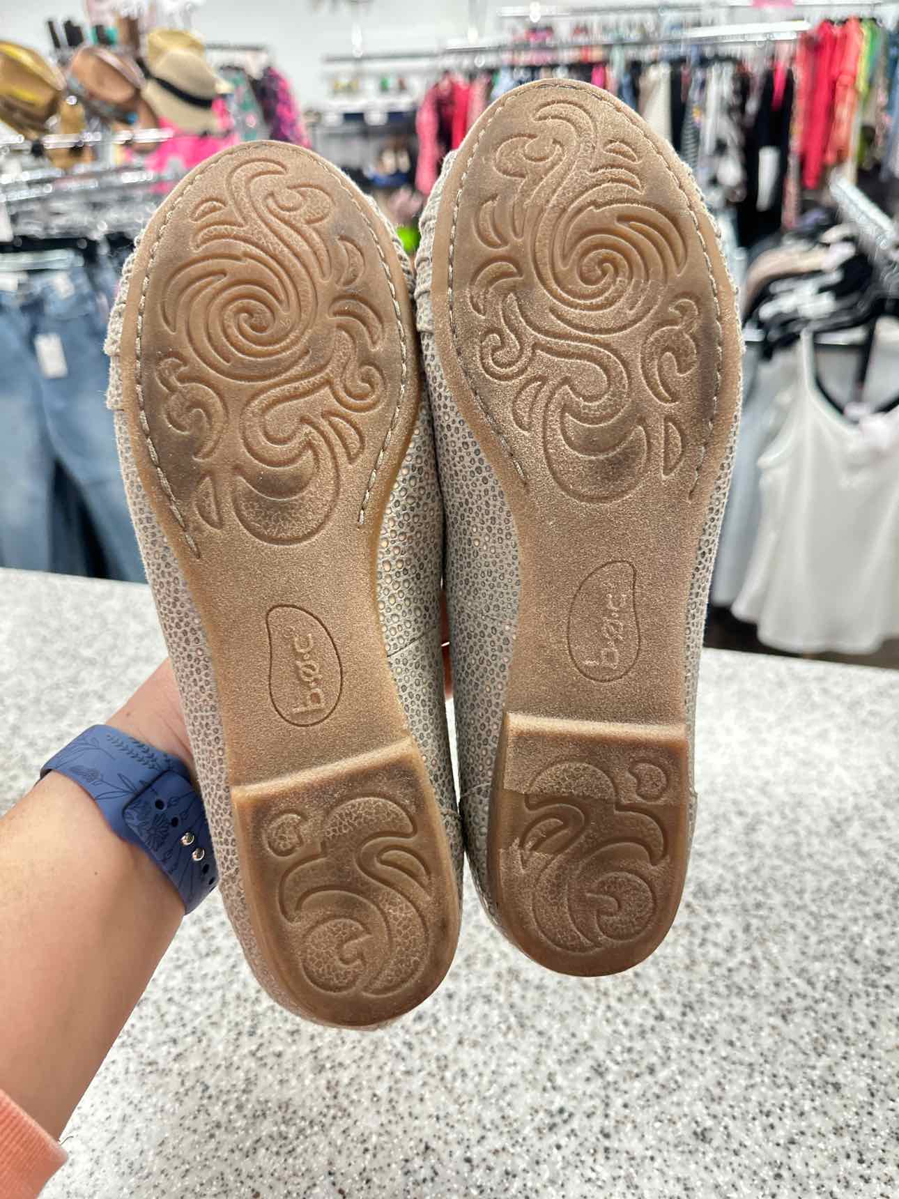 BOC Size 9 1/2 Taupe Shoes