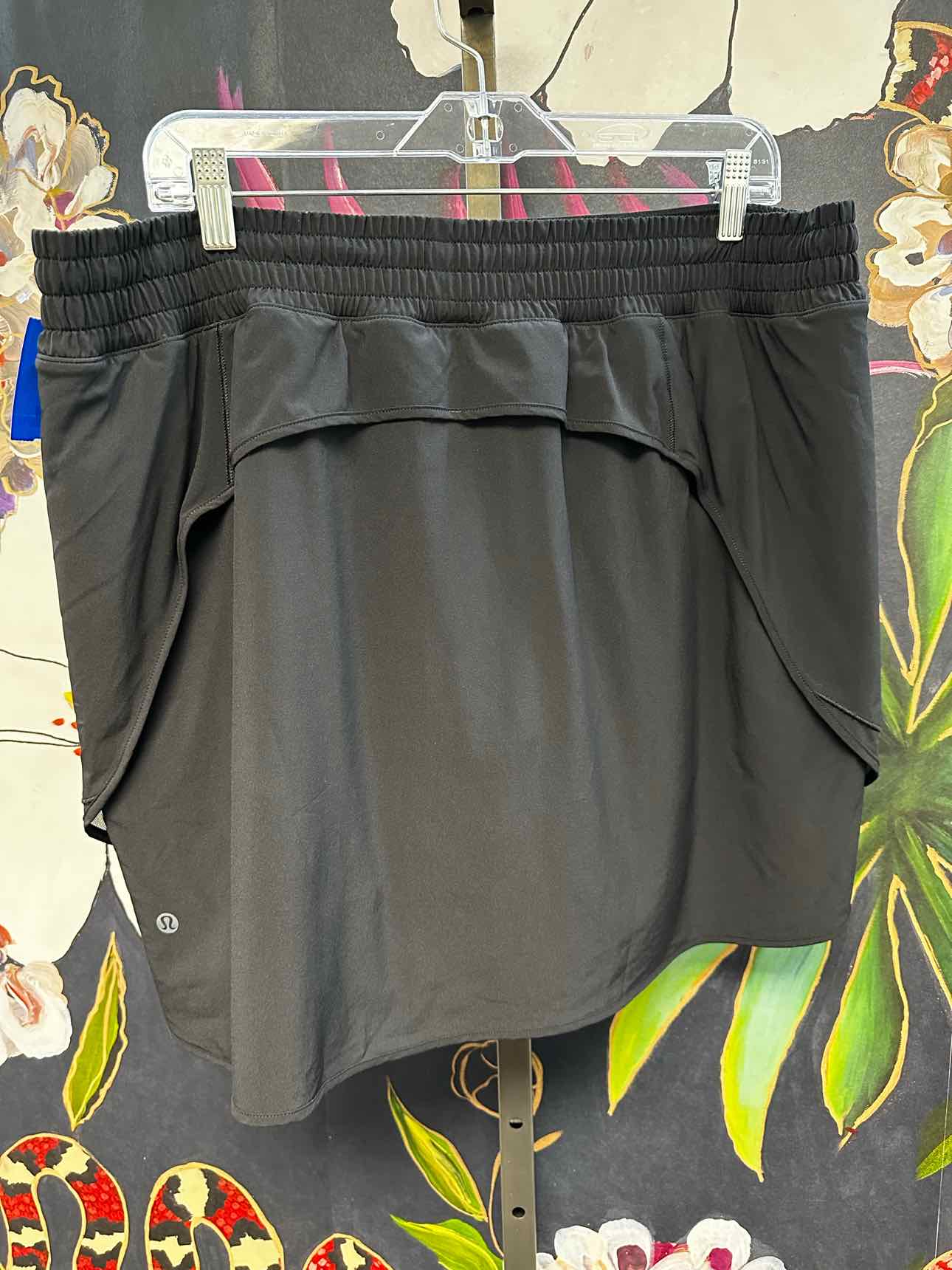 Lululemon Size 16 Black Athletics