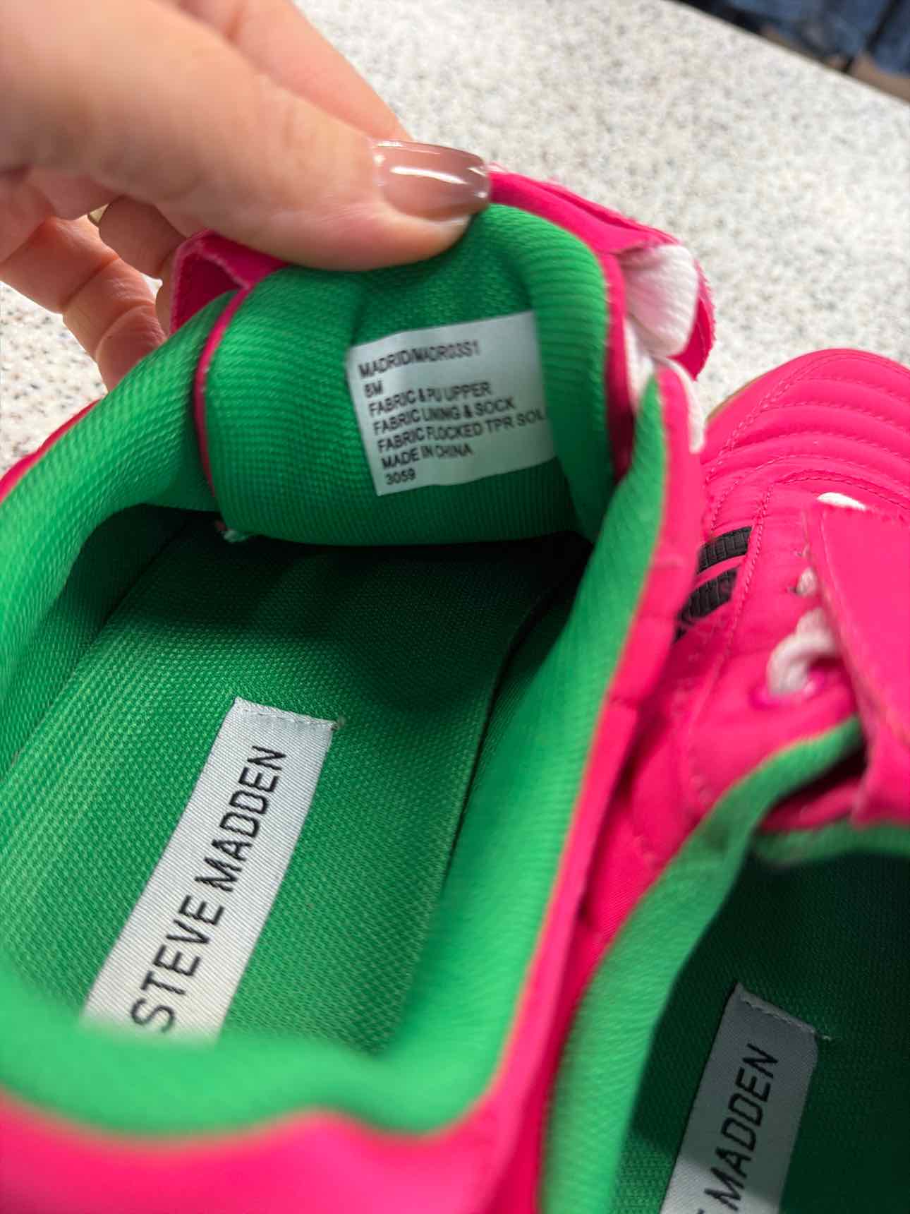 Steve Madden Size 8 Hot Pink Madrid Low-Top Sneakers