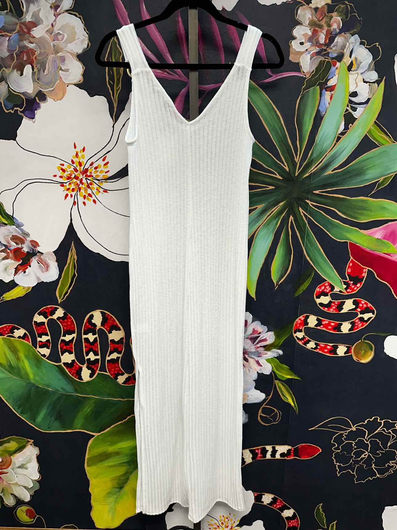 Green Envelope Size Medium White Dress