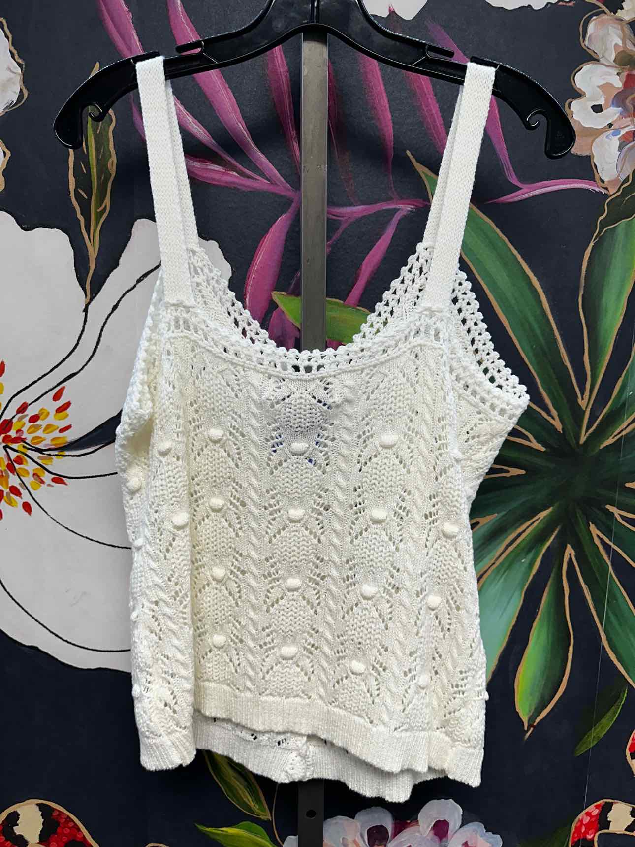 Pinch Size Large White Top