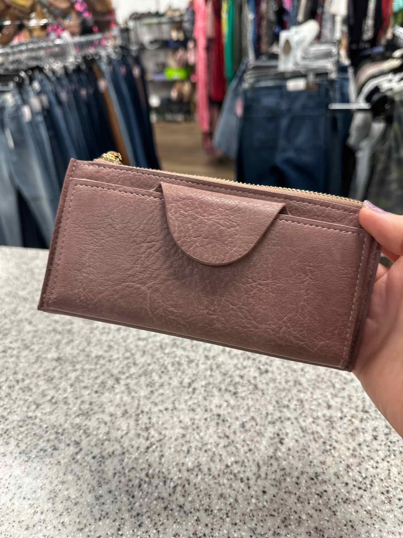Jen & Co Size Medium Blush Wallet