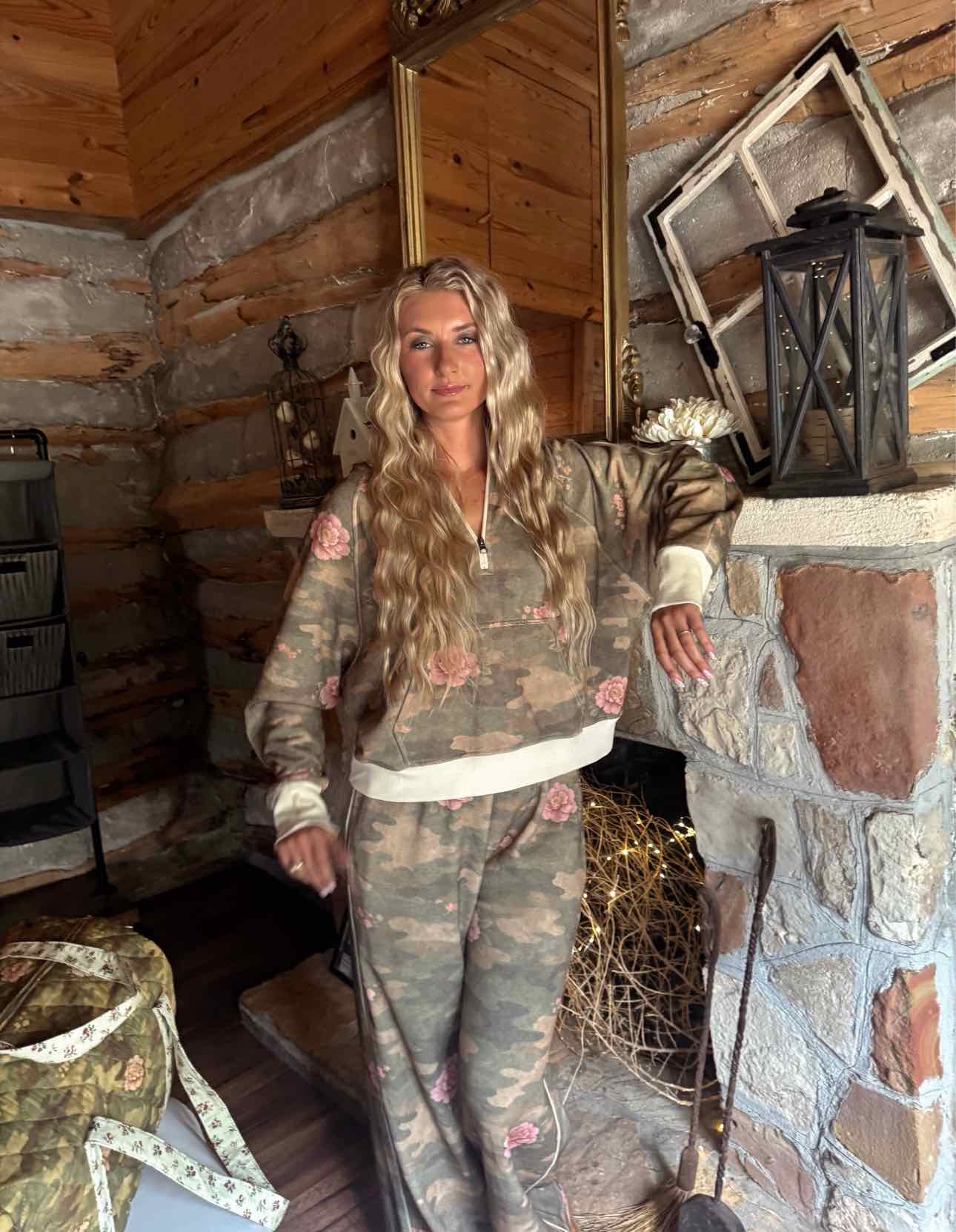 Camo & Roses Drift Away Joggers