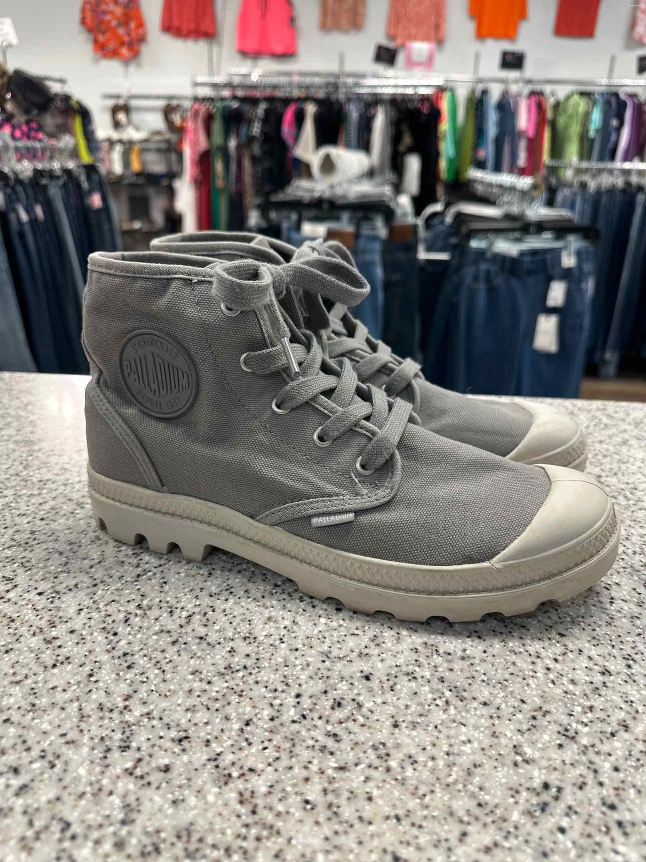 Palladium Size 9 Gray Sneakers