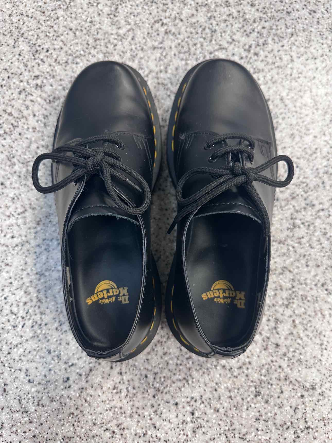 Dr. Martens Size 7 Black Oxford Leather Shoes
