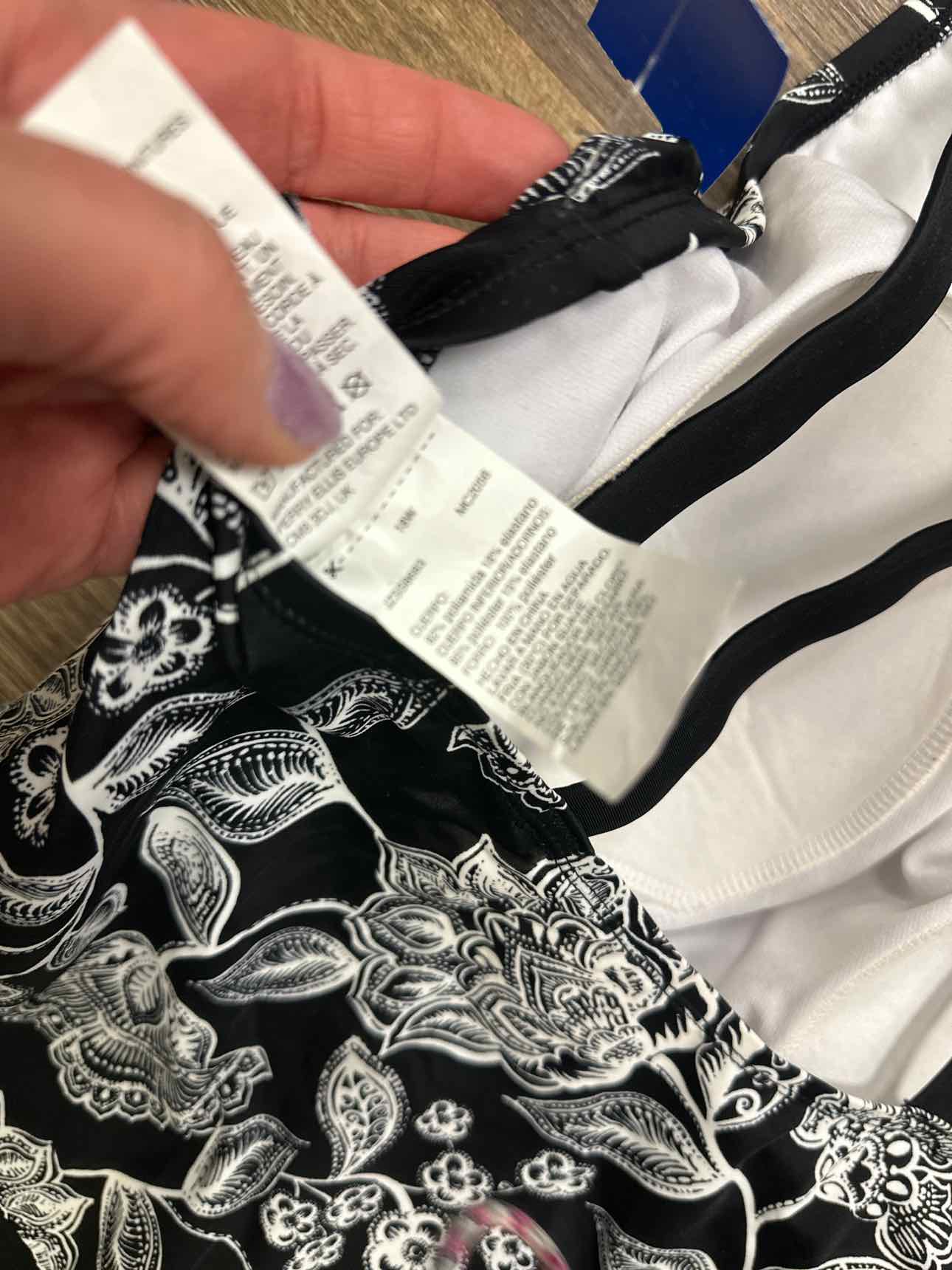 Jantzen Size 18W Black/white Swim