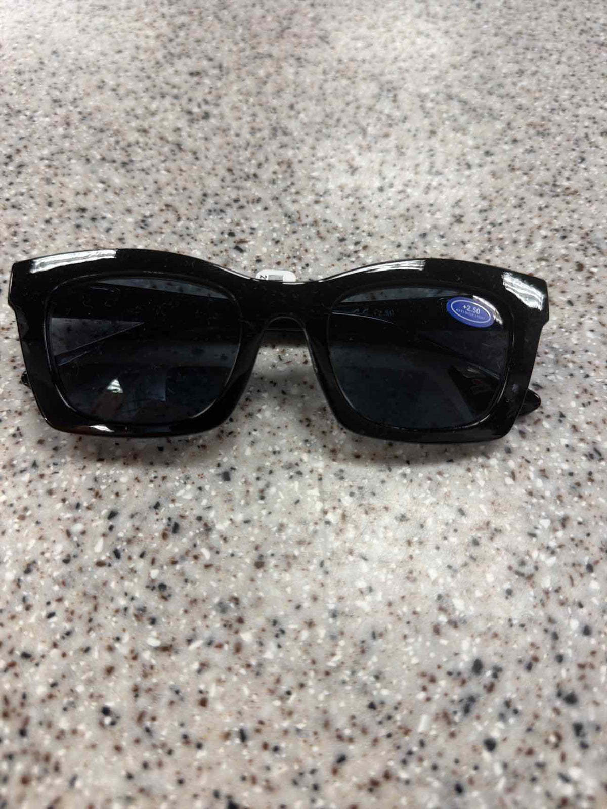 Wayfare Shape Cheater Reader Glasses