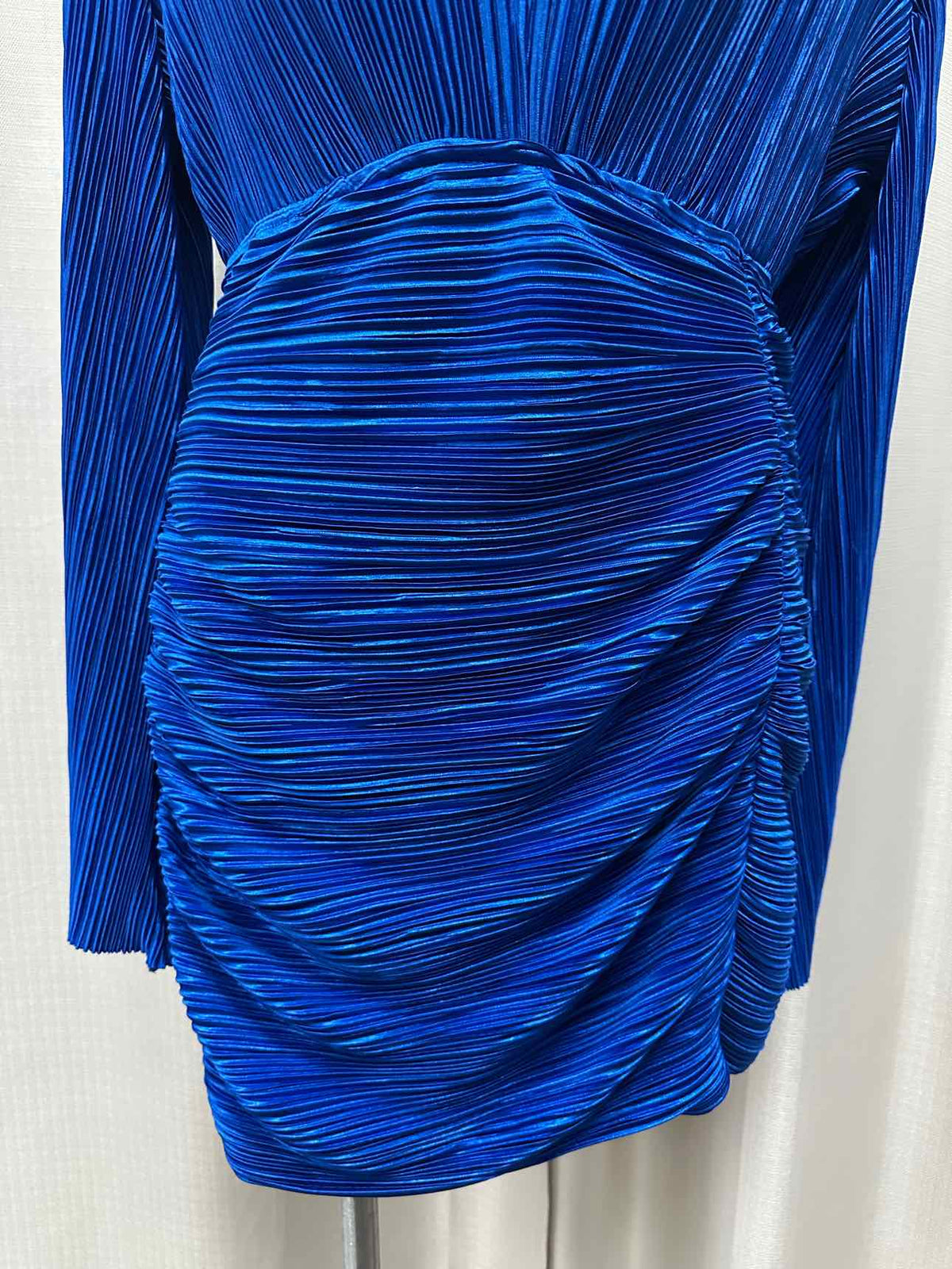 Hello Molly NEW NWT Ribbed Plunge Long Sleeve Ruched Skirt Size 10 Blue Dress