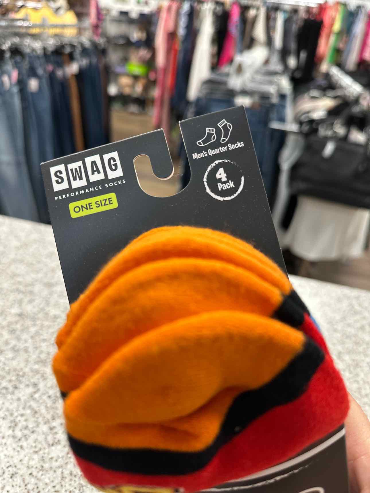 NEW "Cheetos" 4 pack Men's quarter socks