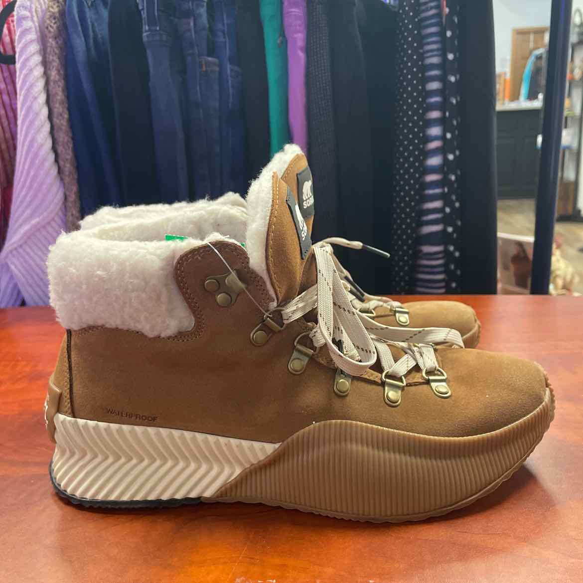 Sorel Women's Out 'N About III Conquest Waterproof Brown Suede Boots Size 9 1/2