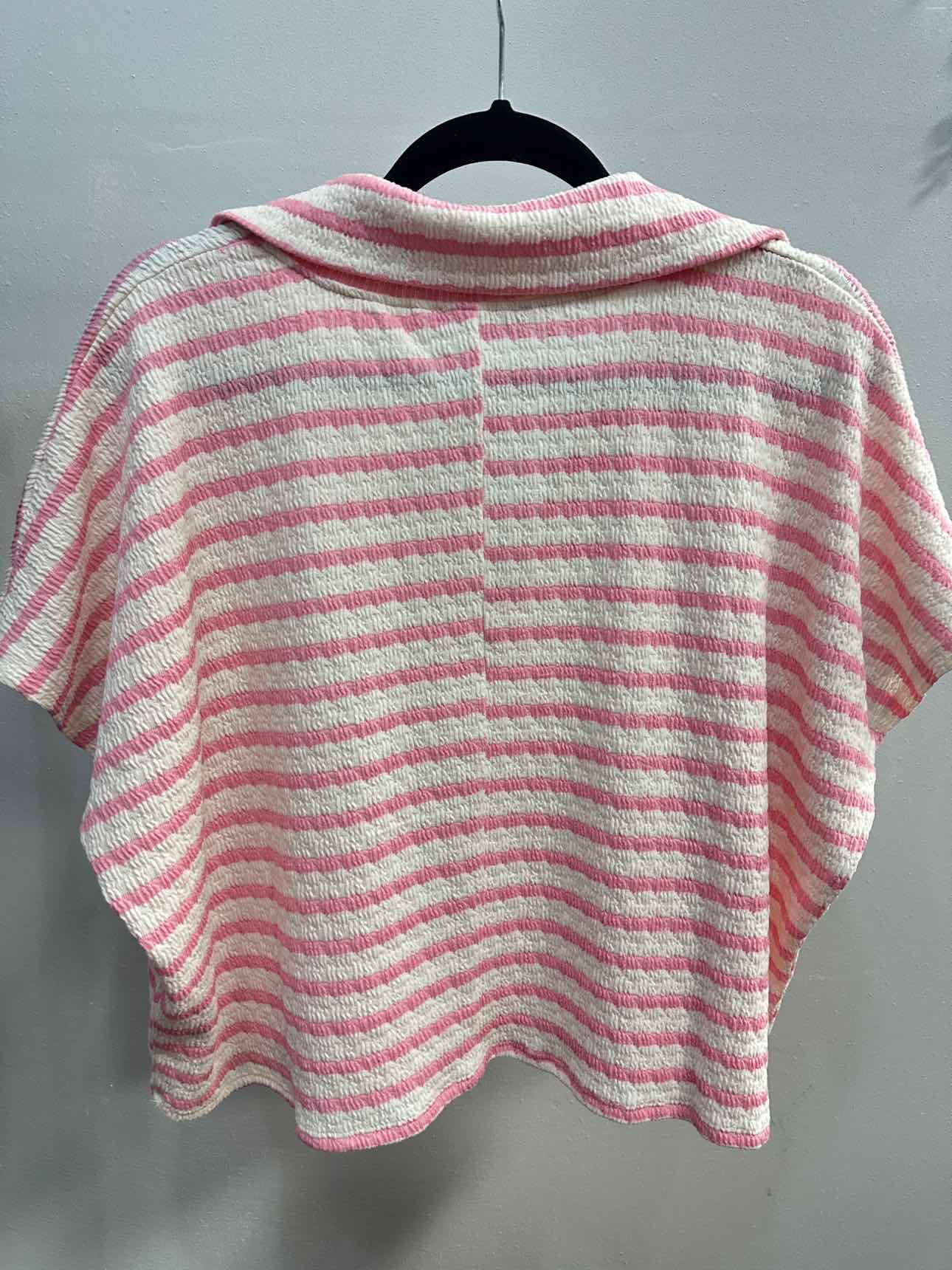 Zenana Size Striped Short Sleeve Collar Cropped Top