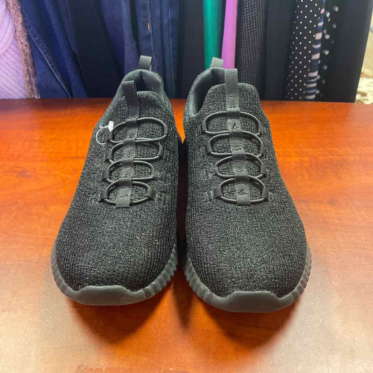 Skechers Size 8 Black Sneakers