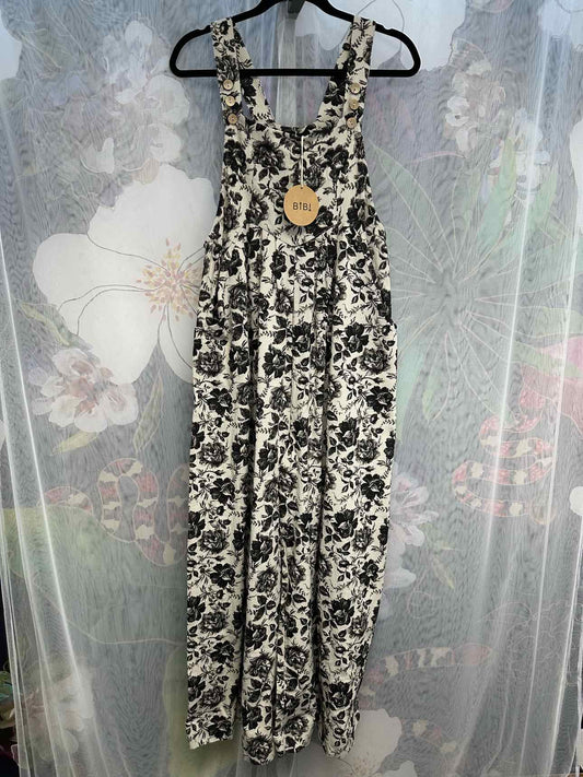 Bibi Size Medium White/Black Overalls