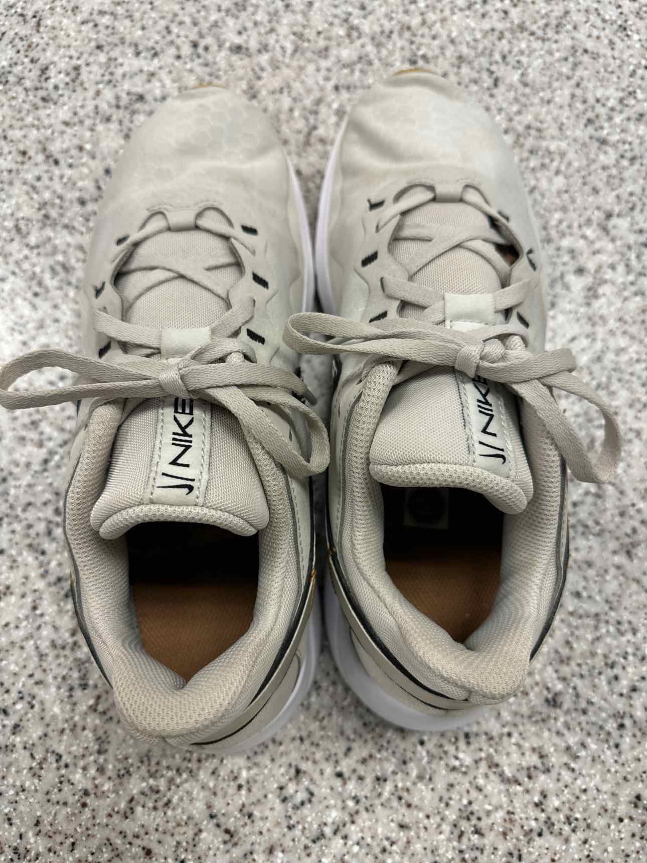 Nike Size 8 1/2 Bone Sneakers