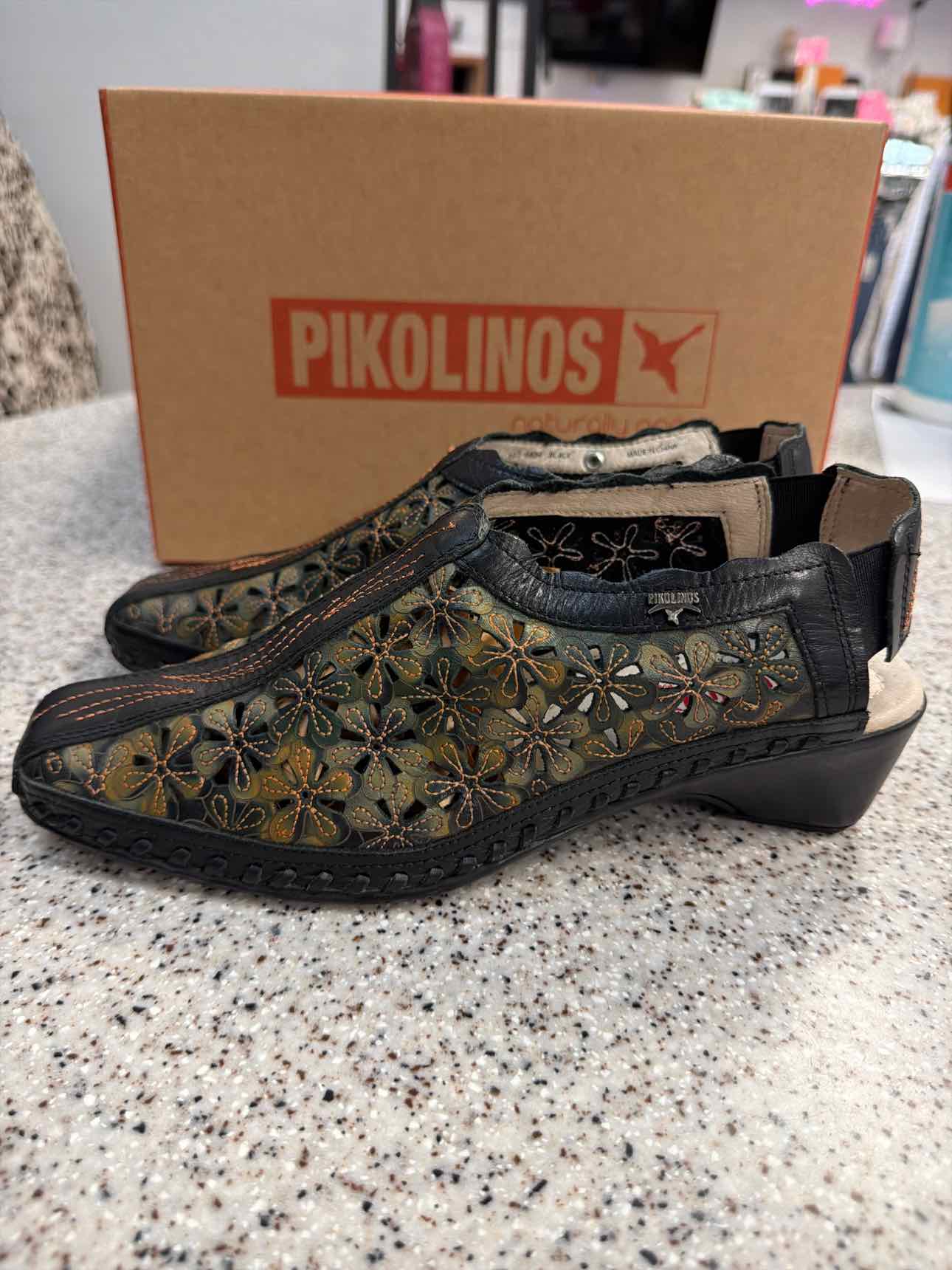 Pikolinos Size 38 Romana Floral Leather Slingback Black Olive Shoes
