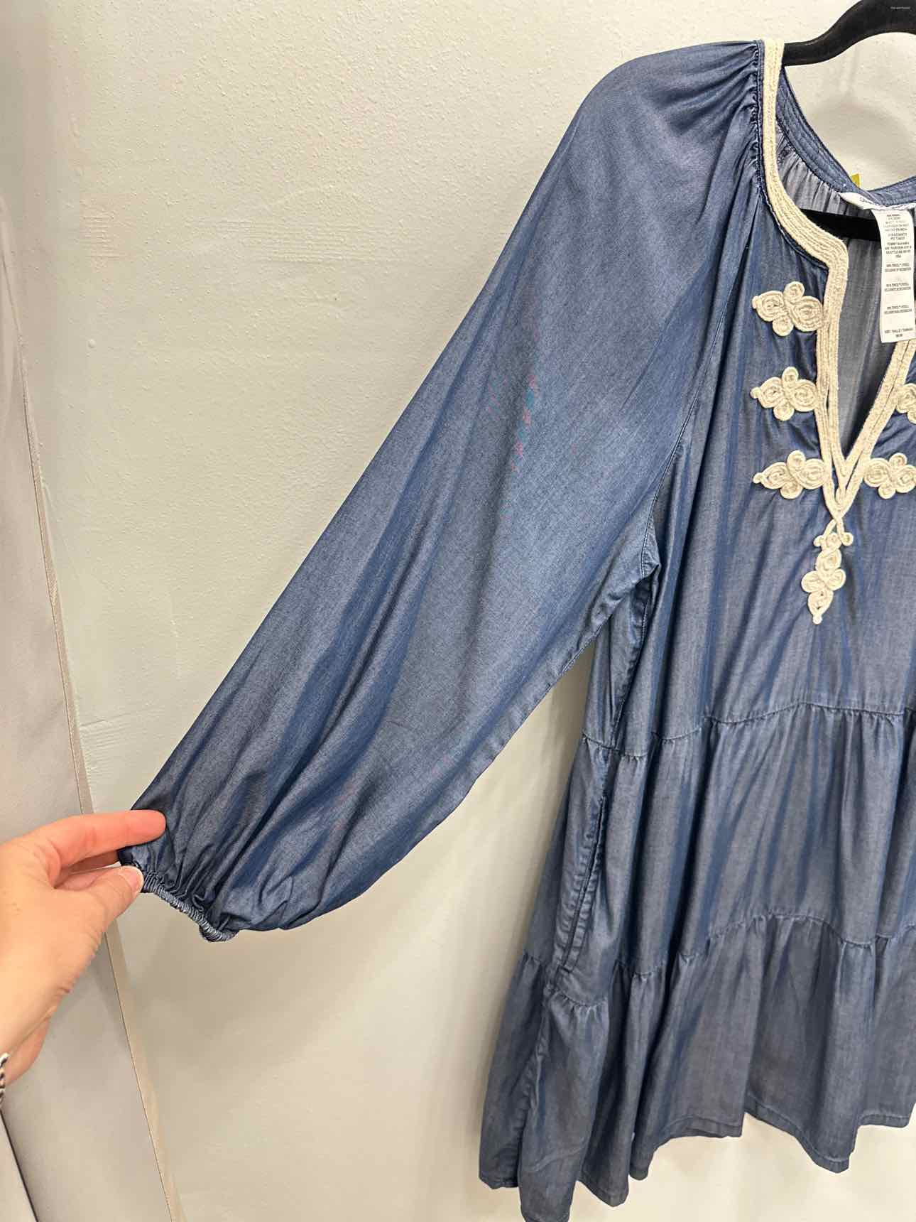 Tommy Bahama Size Medium Denim Dress