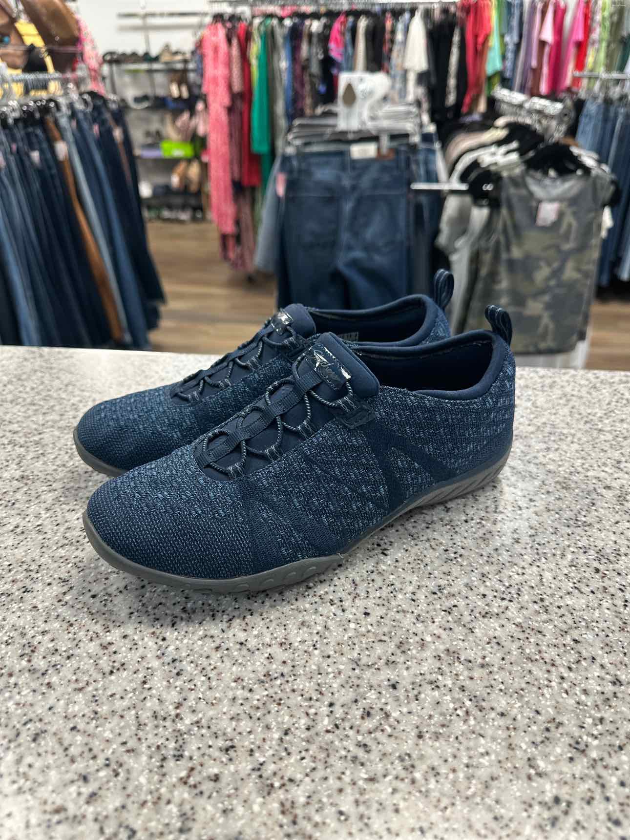 Skechers Size 8 Navy Shoes