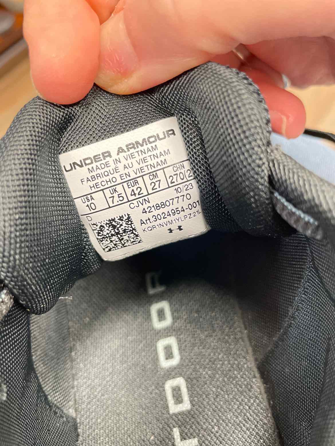Under Armour Size 10 Black Shoes