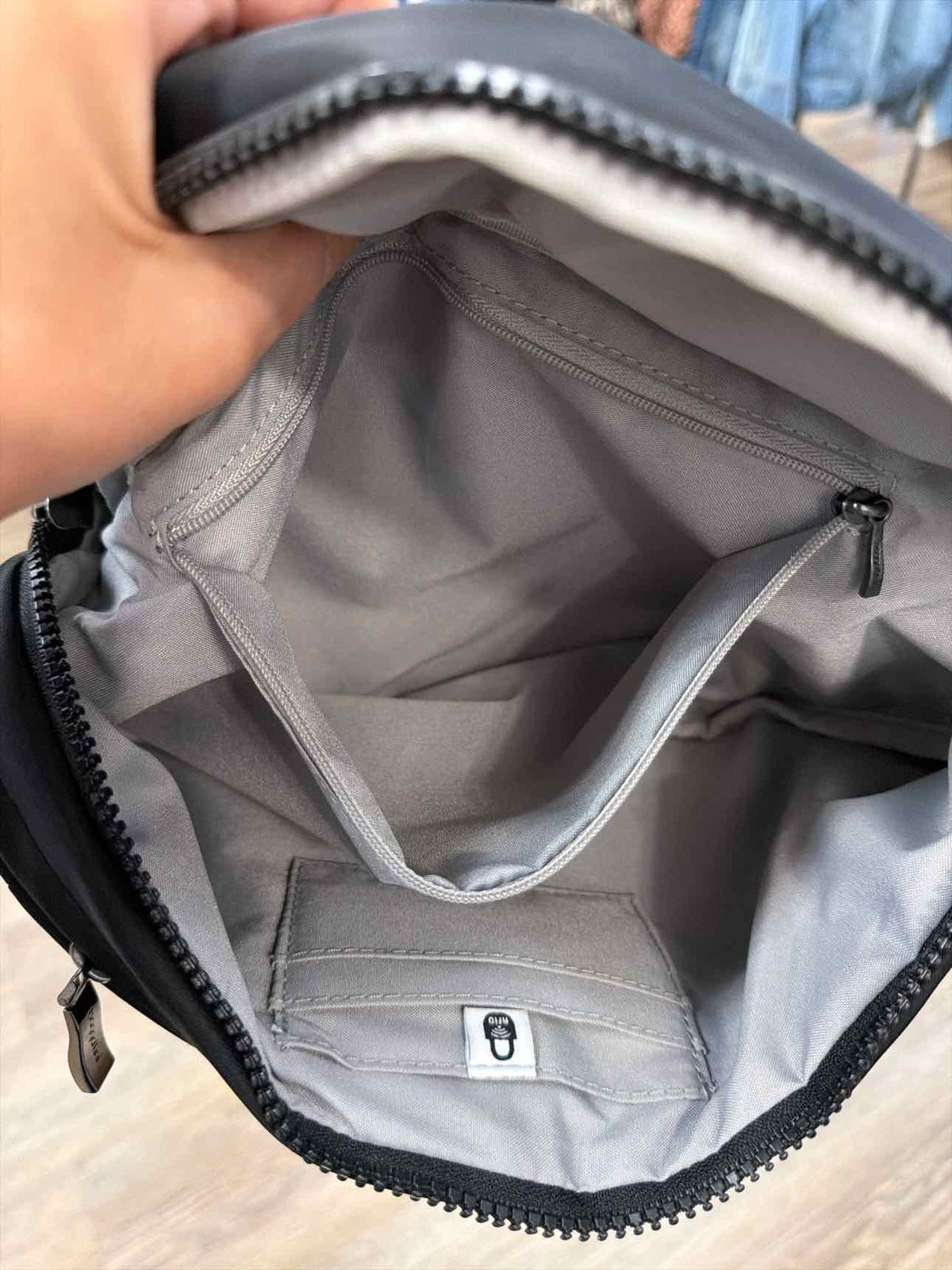 Baggallini Stanton Black Nylon Crossbody Sling Bag NEW