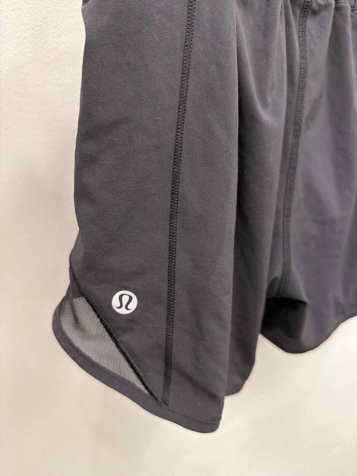 Lululemon Size 4 Tall Hotty Hot Nylon Shorts Black Athletics