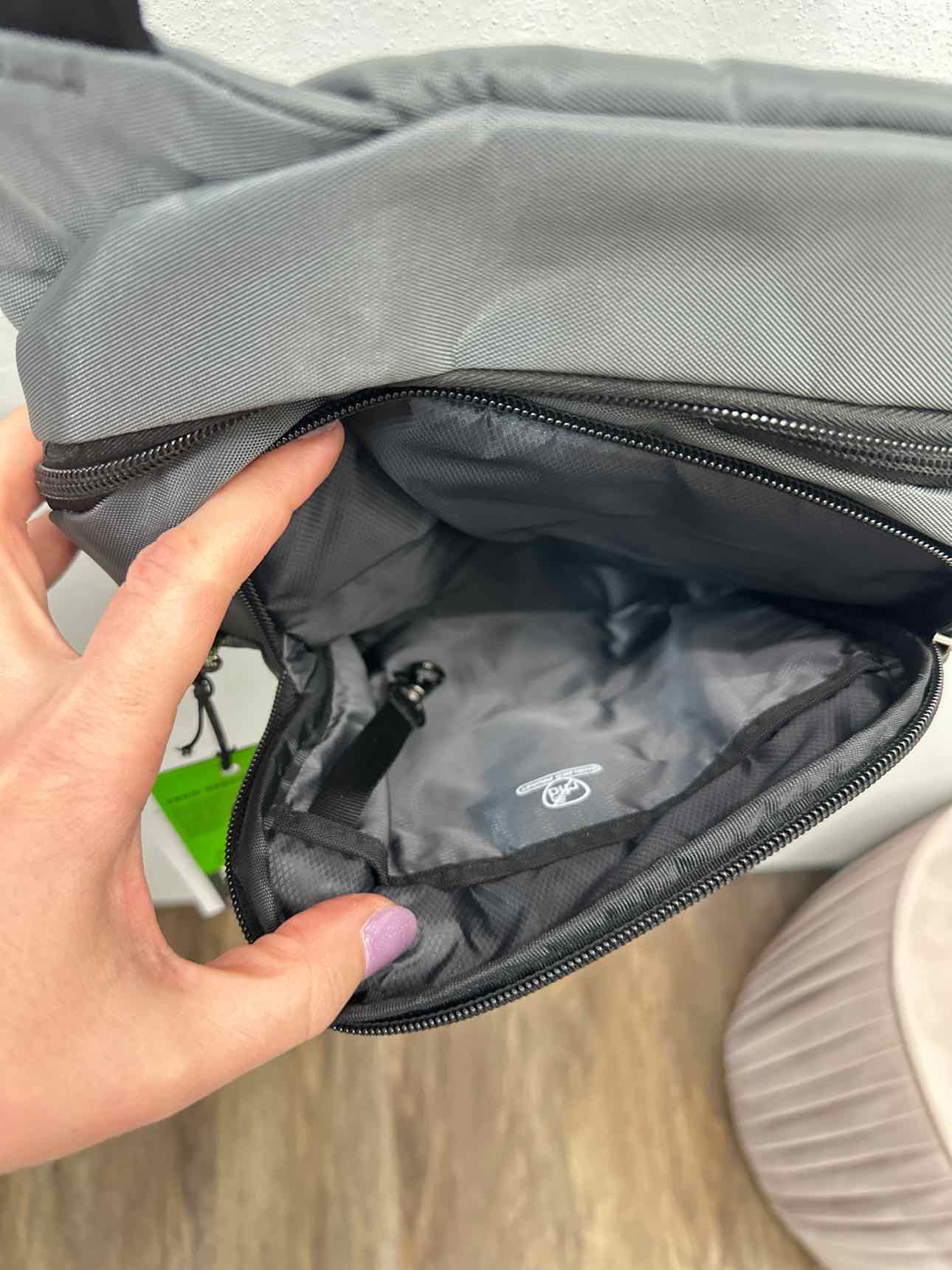 Travelon Size Medium Charcoal Handbags