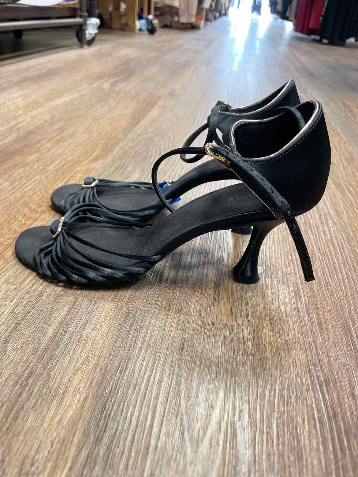 Bloch Size 8.5 Black Shoes