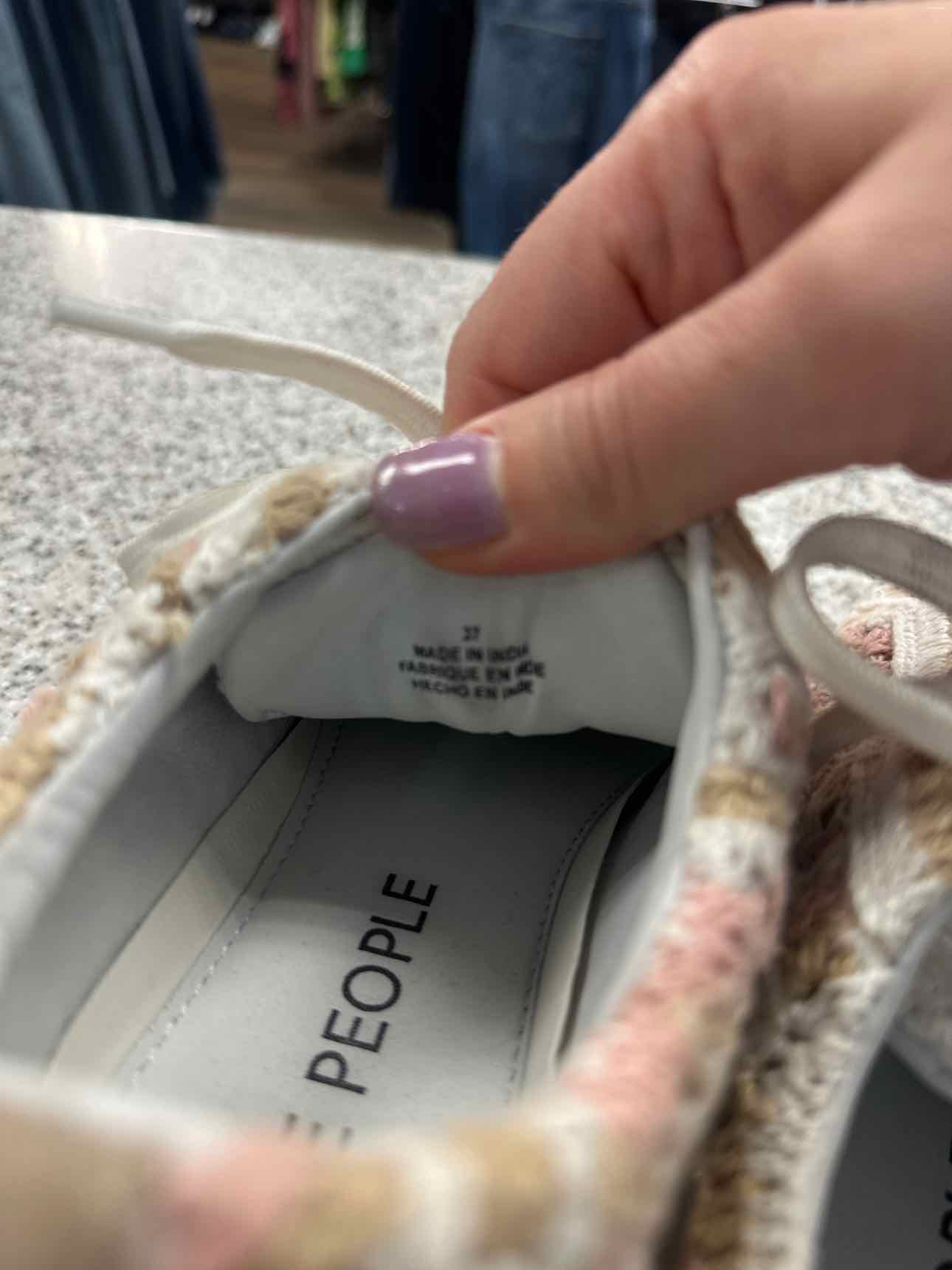 Free People Size 37 Pastel Catch Me If You Can Crochet Platform Sneakers