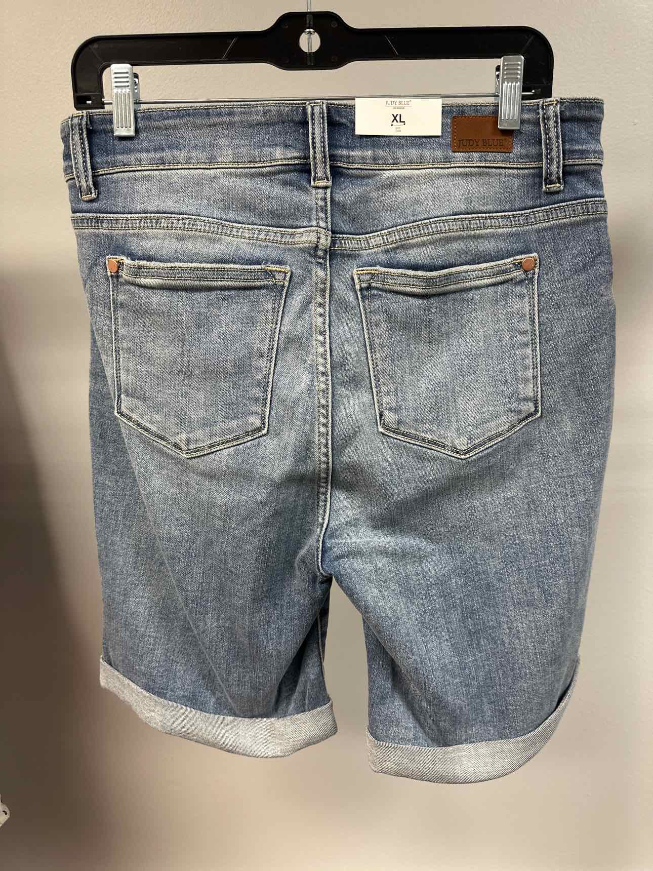 Judy Blue Size XL Medium Wash Hi-Rise Cuffed Bermuda Denim Shorts