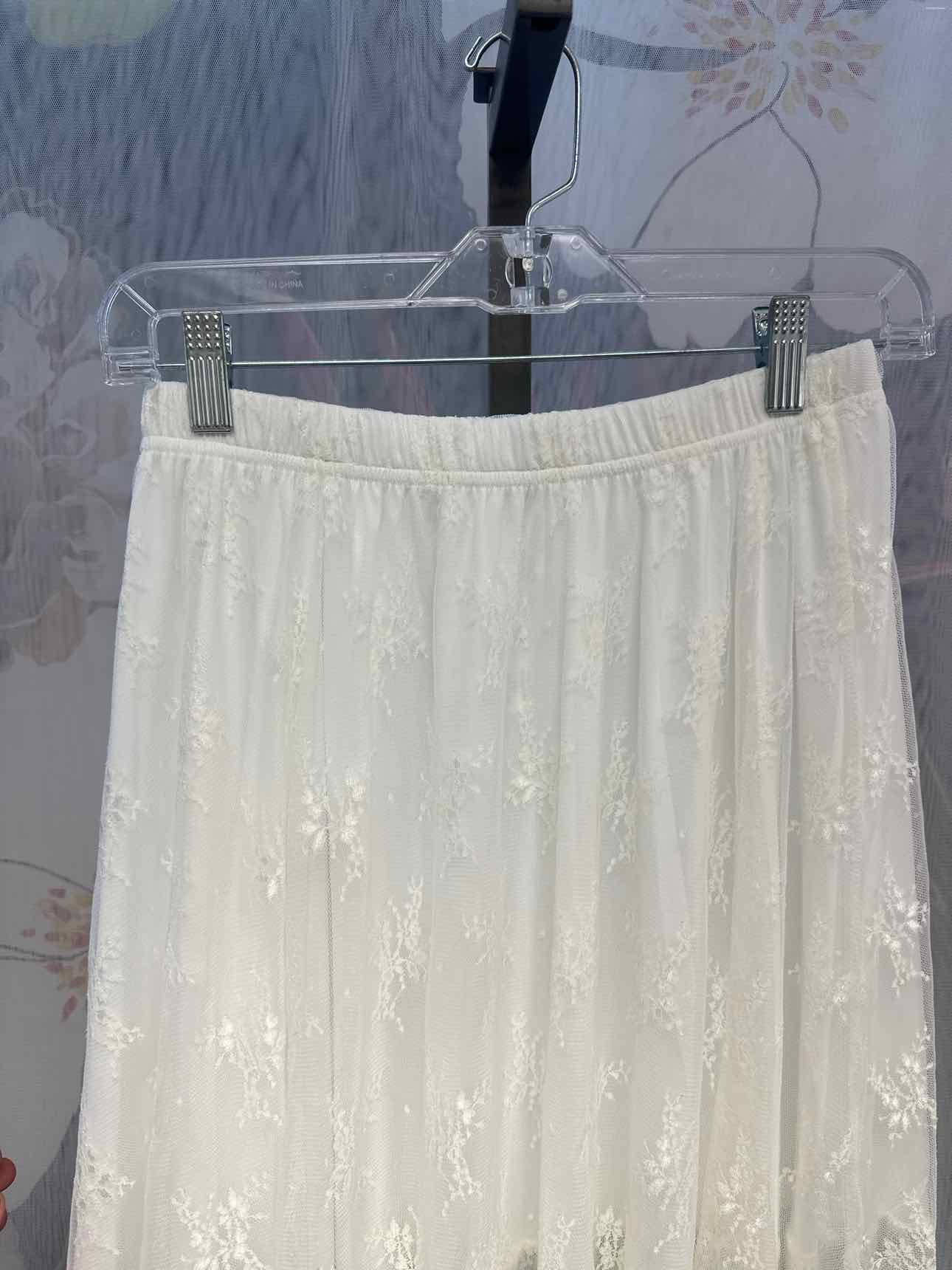 Blakeley Size XS White Skirt